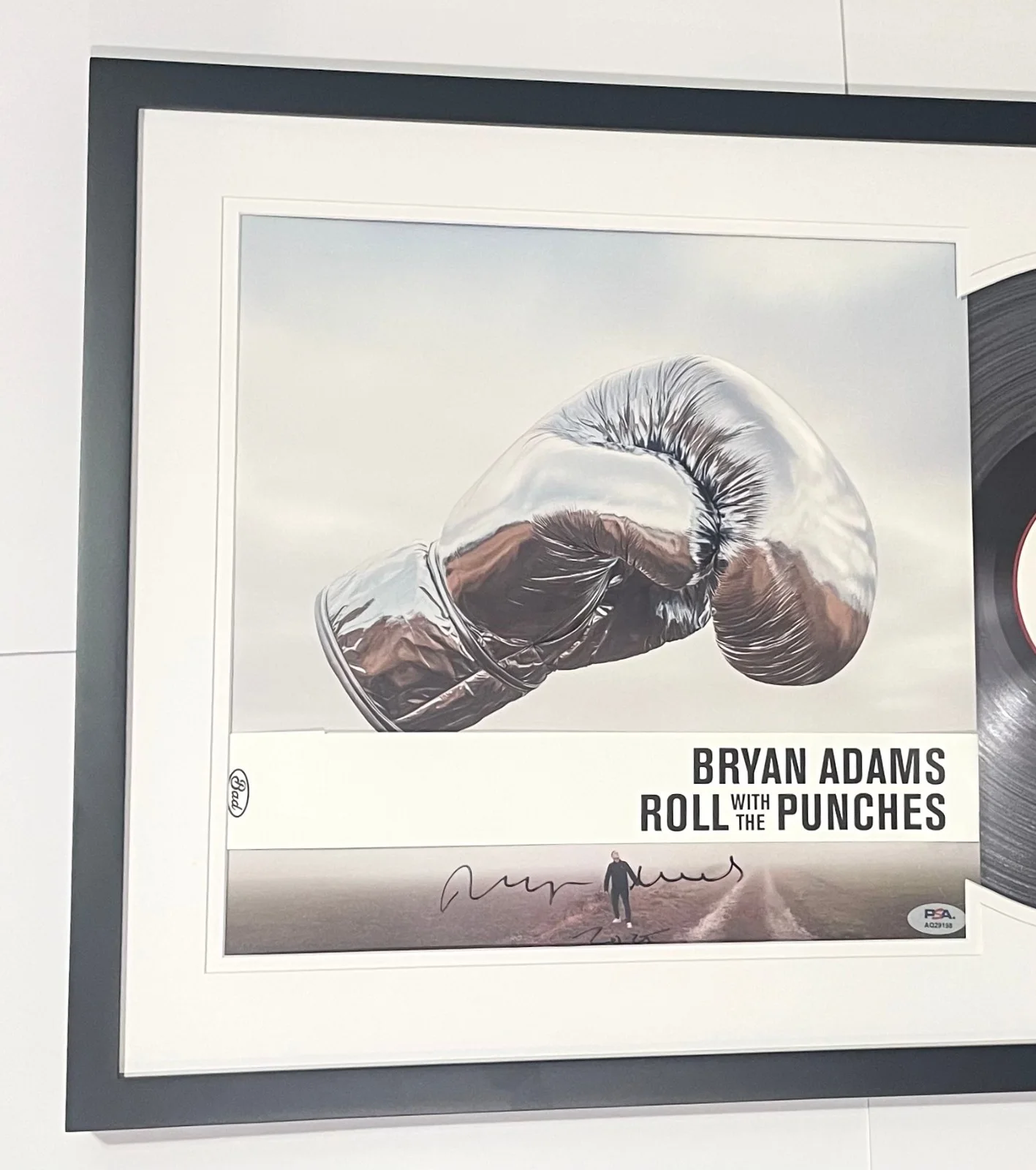 Bryan Adams Signed Vinyl “Roll With The Punches” LP - PSA COA - Photo Proof RARE, изображение 2