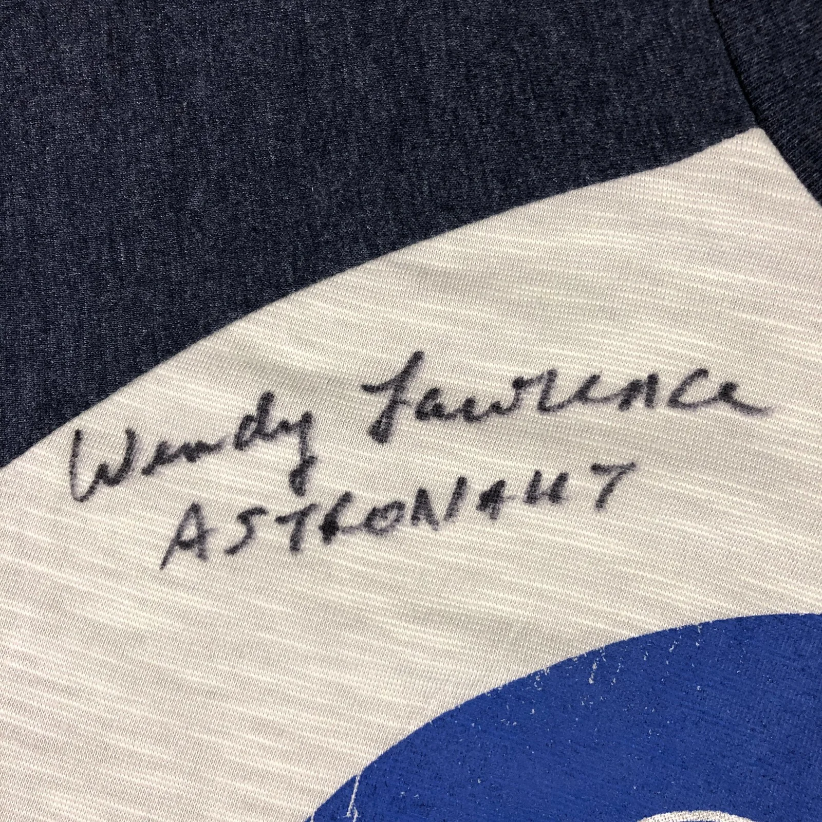 Wendy Lawrence — Wendy Lawrence NASA Astronaut Autograph Guaranteed T-Shirt Gray Navy • XL, image 3