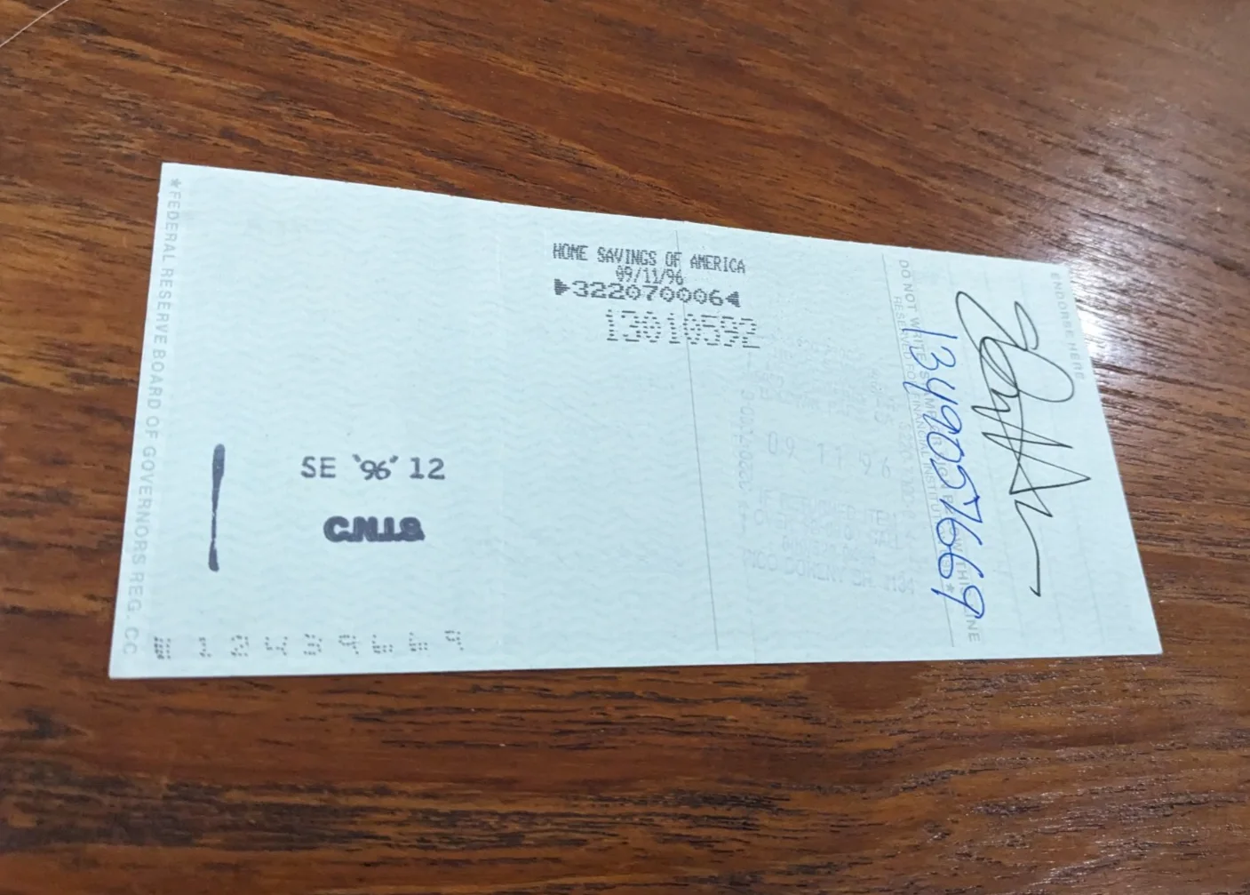 Keanu Reeves — Exceptionally RARE Keanu Reeves Signed Autograph Bank Check 1996, image 3