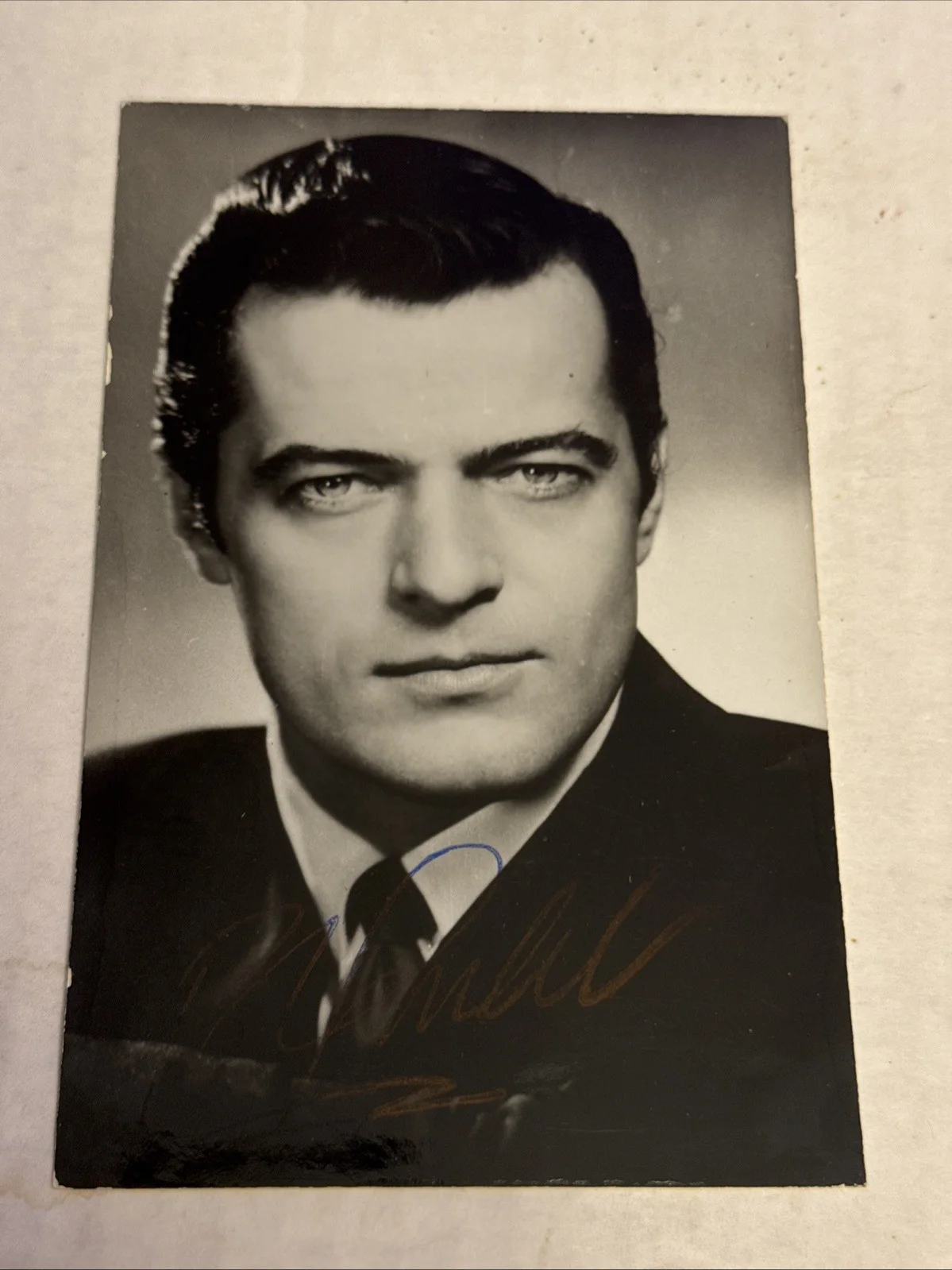 Robert Goulet — Robert Goulet Vintage Signed Autographed Photo Singer Actor Died 2007 3x5