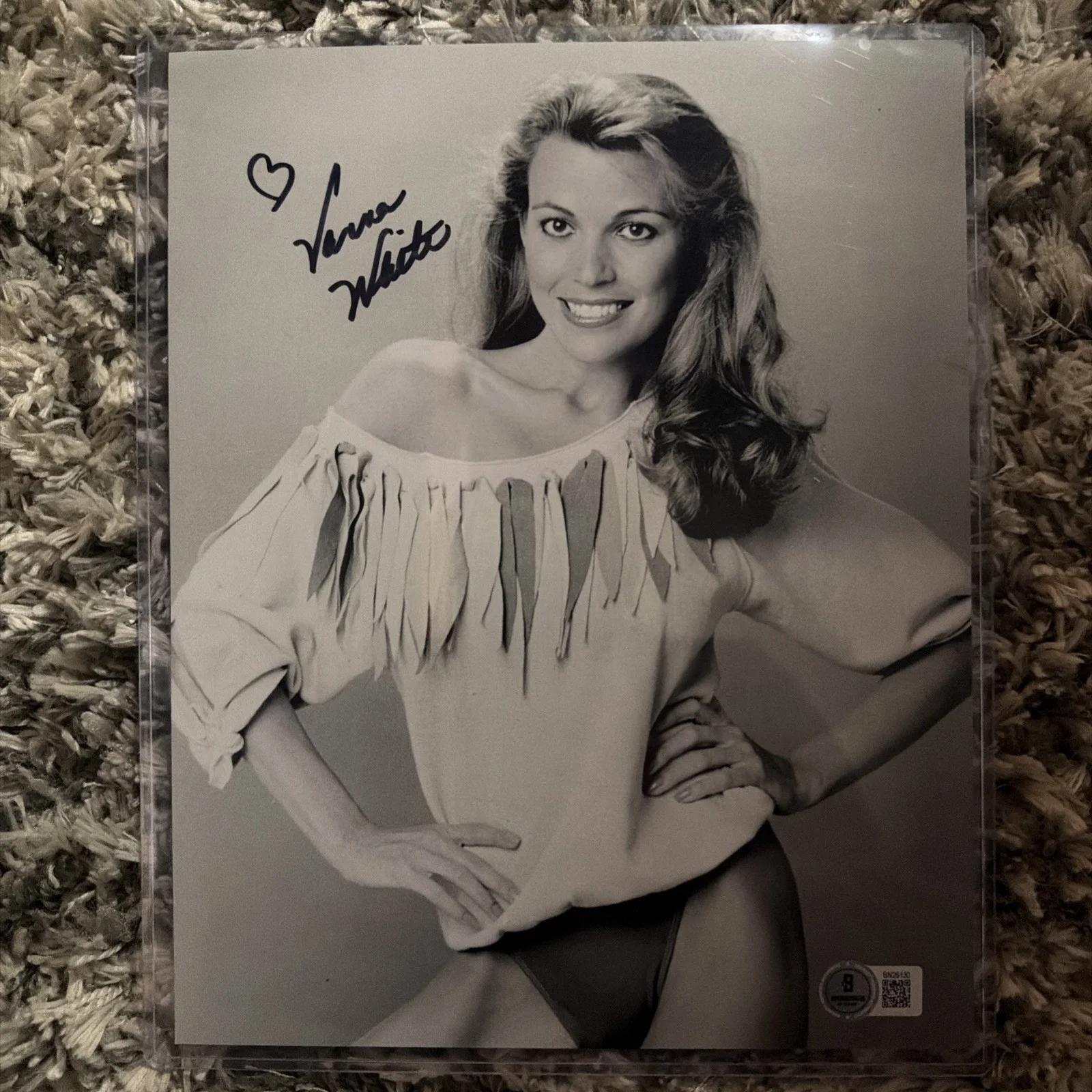 Vanna White — VANNA WHITE HOT SIGNED AUTOGRAPHED 8x10 PHOTO COA BECKETT BAS WHEEL OF FORTUNE