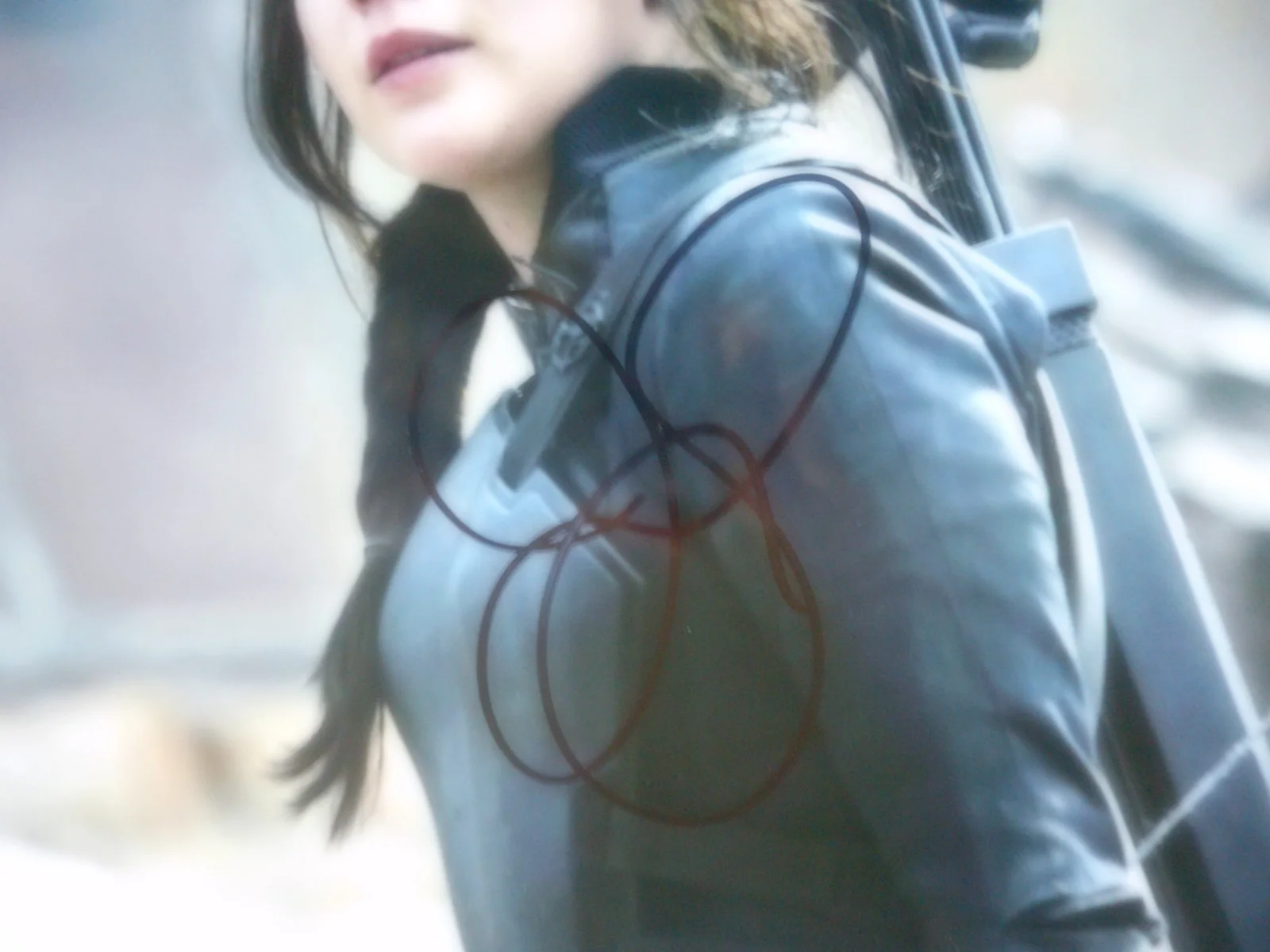 Jennifer Lawrence — Jennifer Lawrence Signed /Autographed The Hunger Games 8x10 Photo COA/Hologram, изображение 3