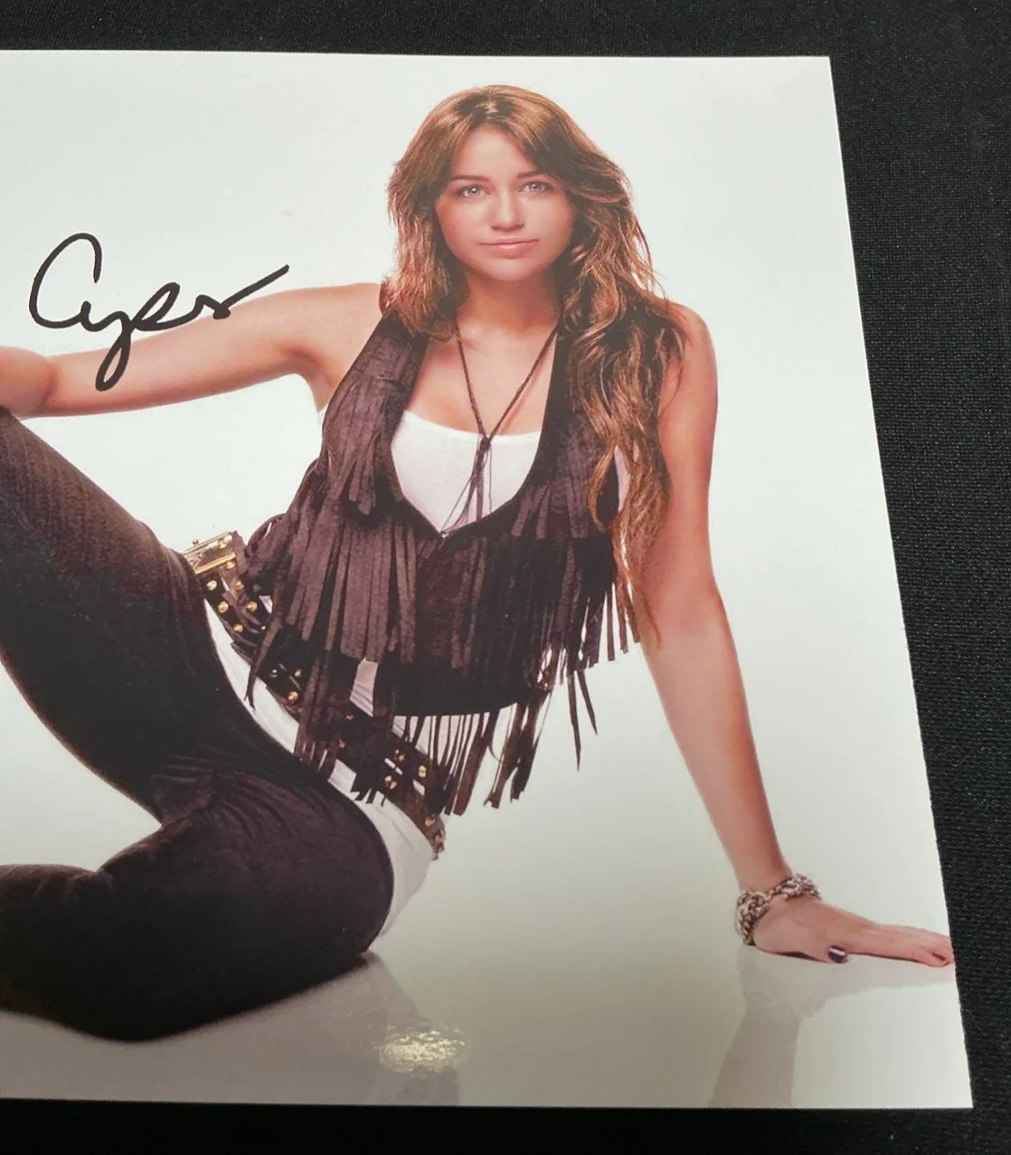Miley Cyrus Singer Actress Performer Signed Autographed 8 x 10 Photo w/ COA, image 2
