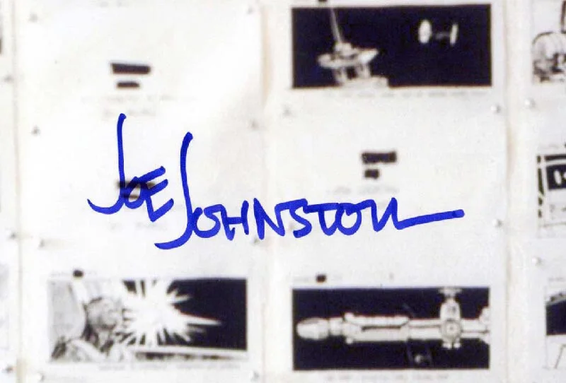 JOE JOHNSTON SIGNED AUTOGRAPHED 11x14 PHOTO ILM LEGEND STAR WARS BECKETT BAS, изображение 2