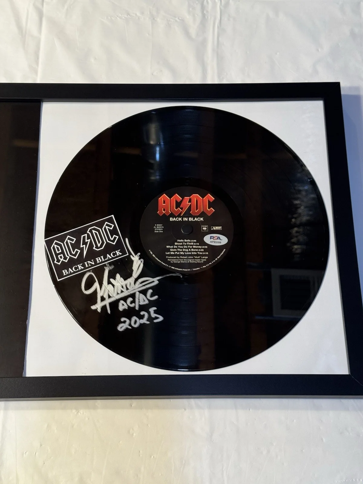 MATT LAUG SIGNED AC/DC BACK IN BLACK VINYL ALBUM AUTOGRAPH FRAMED PSA/DNA COA, image 5