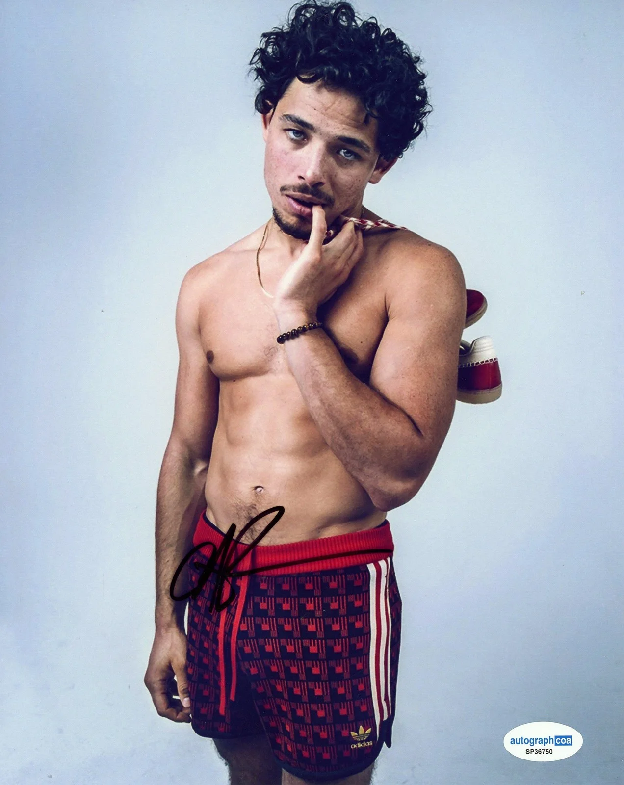 Anthony Ramos — Anthony Ramos "Hamilton" AUTOGRAPH Signed Shirtless 8x10 Photo B ACOA, изображение 2