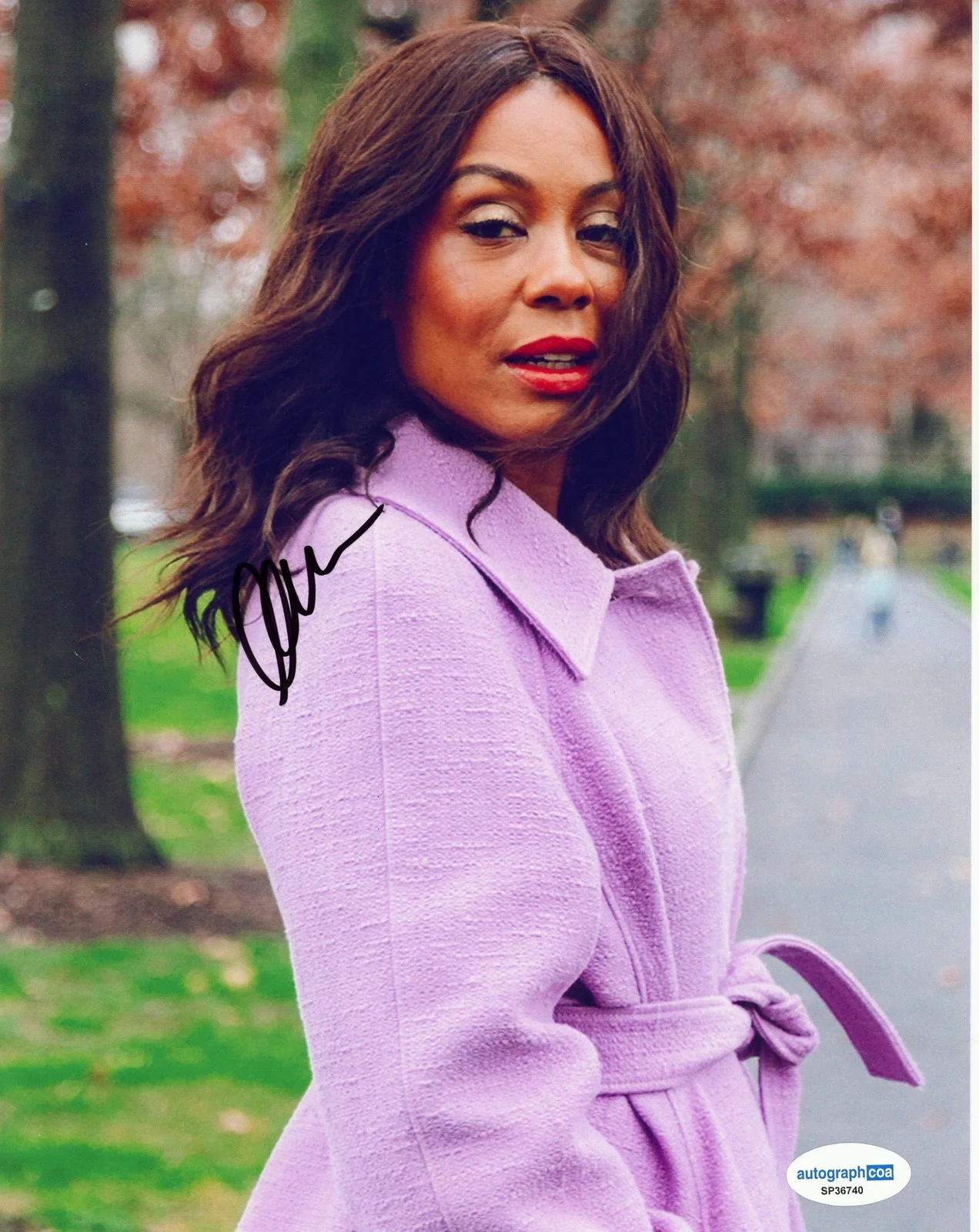 Karen Pittman — Karen Pittman "The Morning Show" AUTOGRAPH Signed 'Mia Jordan' 8x10 Photo B ACOA, изображение 2