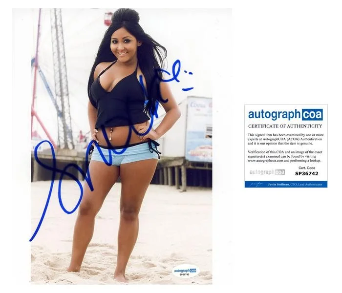Nicole Snooki Polizzi — Nicole 'Snooki' Polizzi "Jersey Shore" AUTOGRAPH Signed 8x10 Photo ACOA