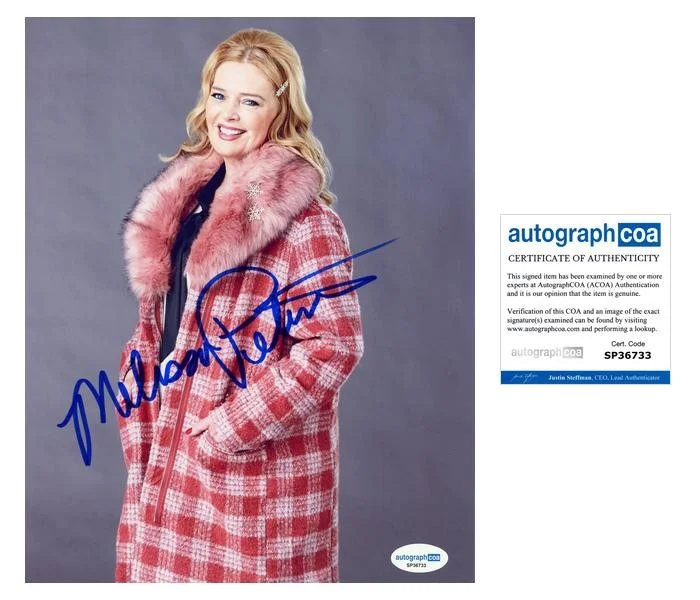 Melissa Peterman — Melissa Peterman "Happy's Place" AUTOGRAPH Signed 'Gabby' 8x10 Photo ACOA