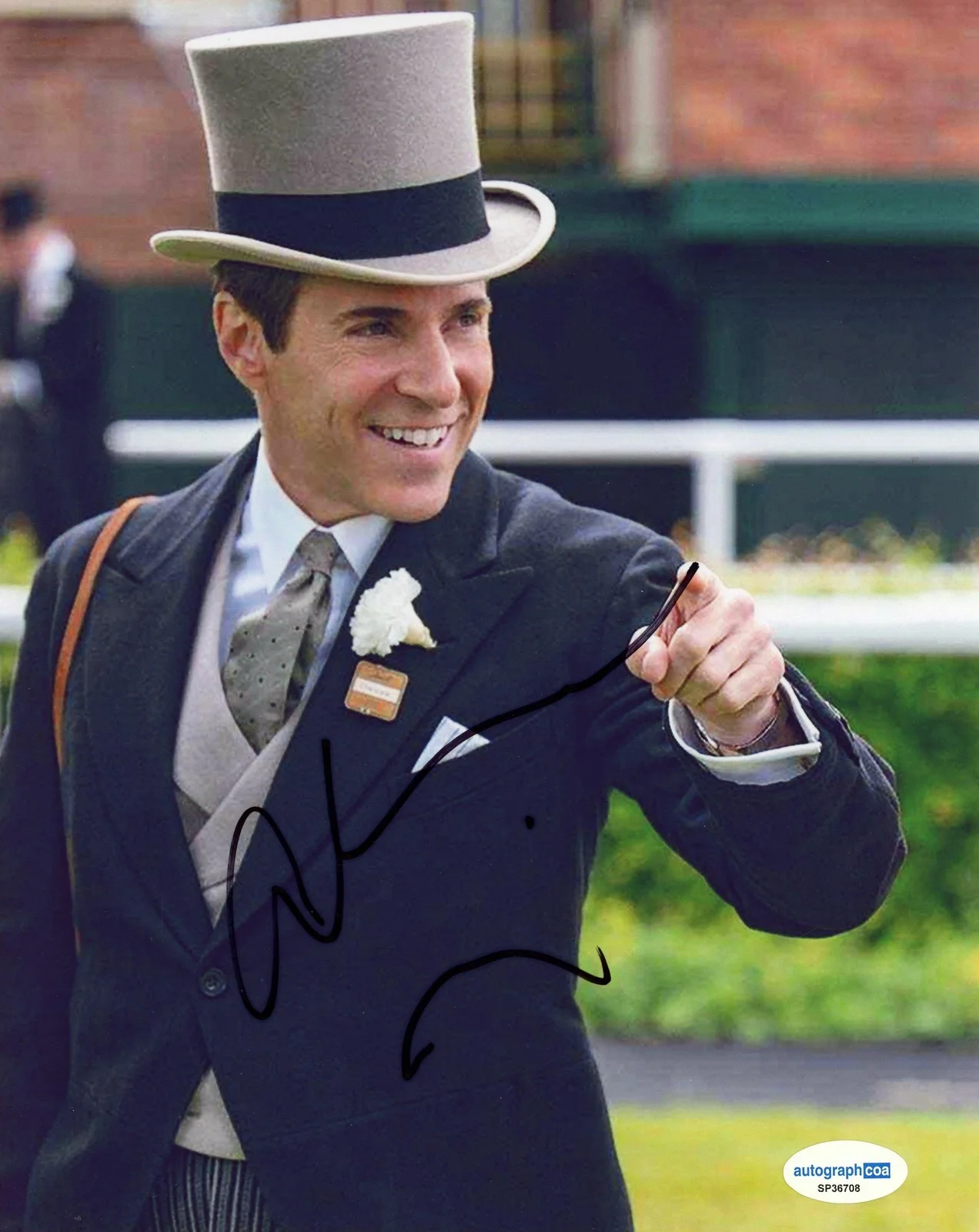 Alessandro Nivola — Alessandro Nivola "Downton Abbey: The Grand Finale" SIGNED 8x10 Photo B ACOA, изображение 2