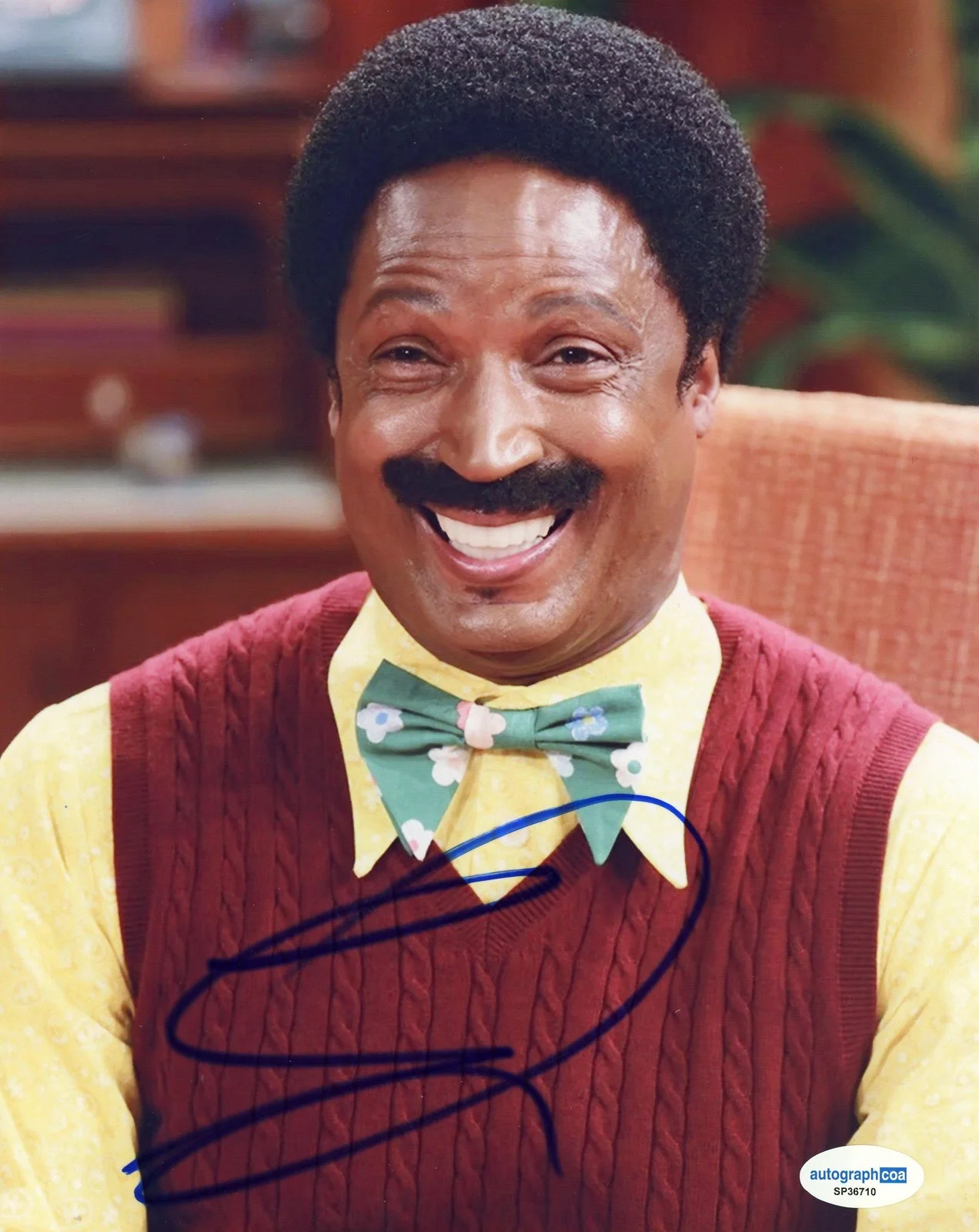 Elvis Nolasco — Elvis Nolasco "Mr. Crocket" AUTOGRAPH Signed Autographed 8x10 Photo B ACOA, image 2