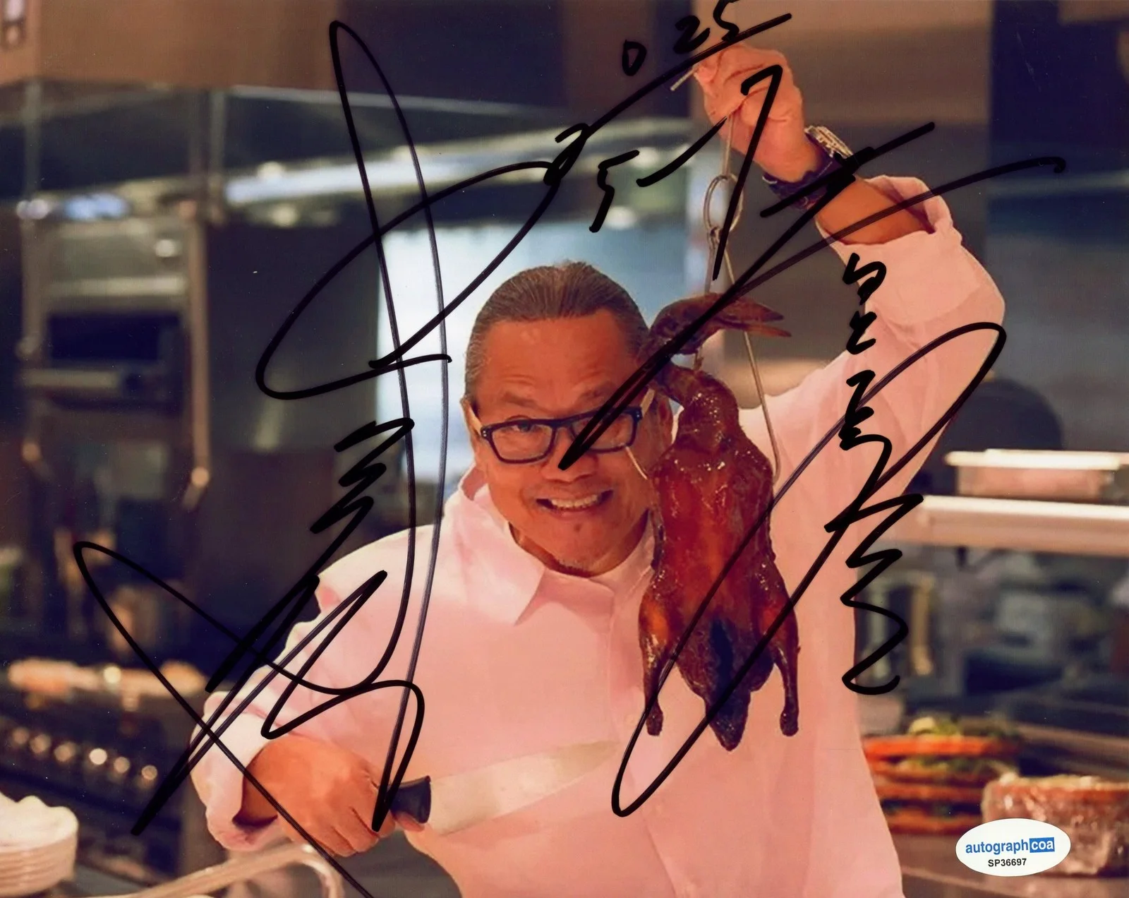 Masaharu Morimoto — Masaharu Morimoto "Iron Chef" AUTOGRAPH Signed Autographed 8x10 Photo ACOA, image 2