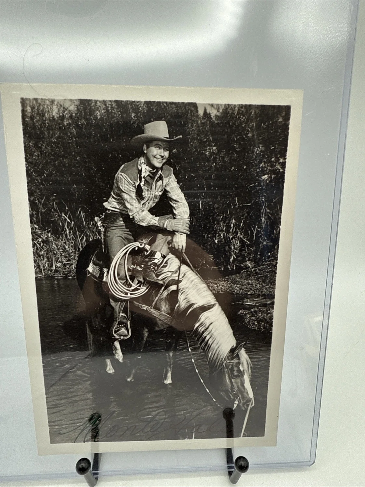 Monte Hale Autographed B&W 5X7 Photograph Lot of 2. On Horse and Studio Shot, изображение 3