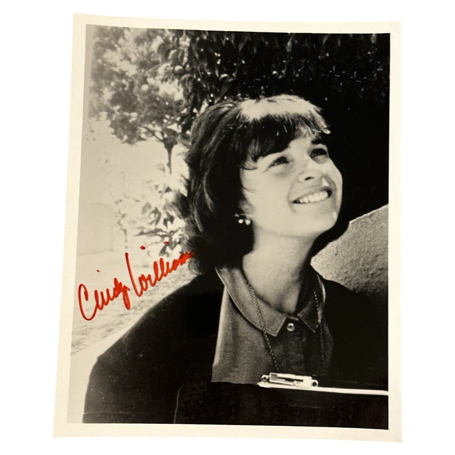 Cindy Williams — Cindy Williams (d. 2023) Signed Autograph 8x10 Vintage Photo! Lavern & Shirley!