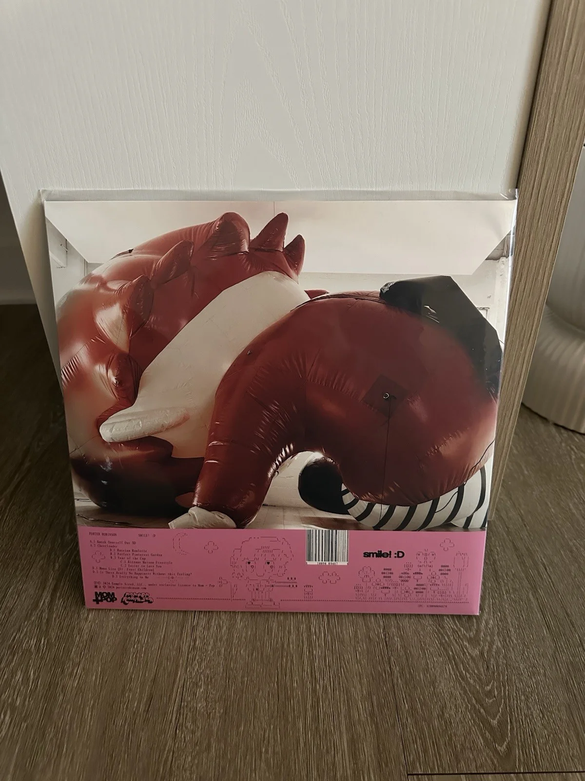 Porter Robinson Signed SMILE! :D on Apple Red Vinyl Doodled EDM RARE🍎, image 2
