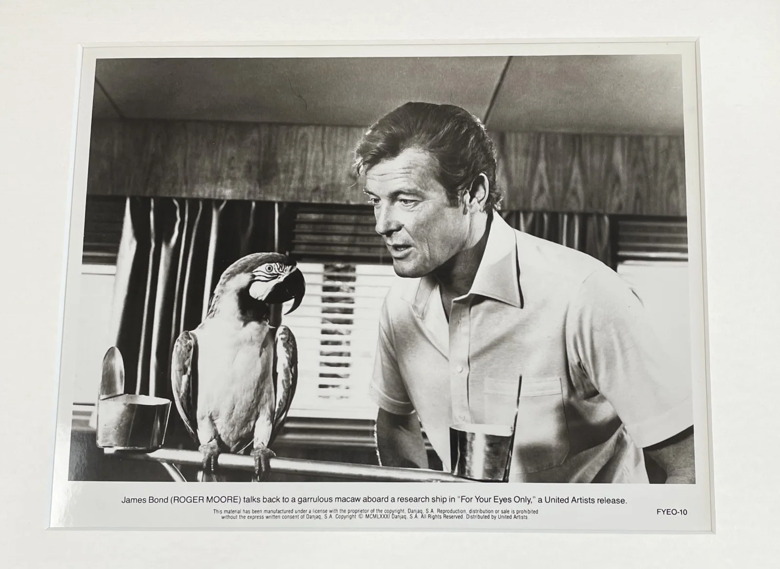 James Bond For Your Eyes Only Photo Original Framed 8X10 Inch B&W Press Still, изображение 3