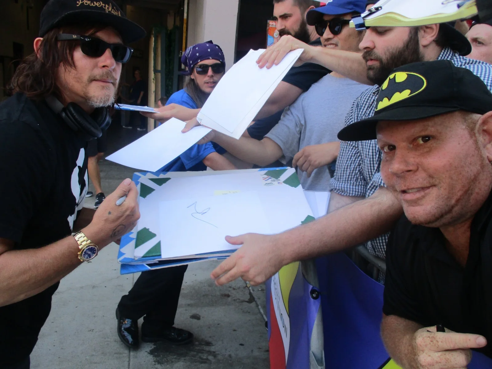 NORMAN REEDUS — Norman Reedus The Walking Dead matted signed index card with photo 11x17 #1, image 4