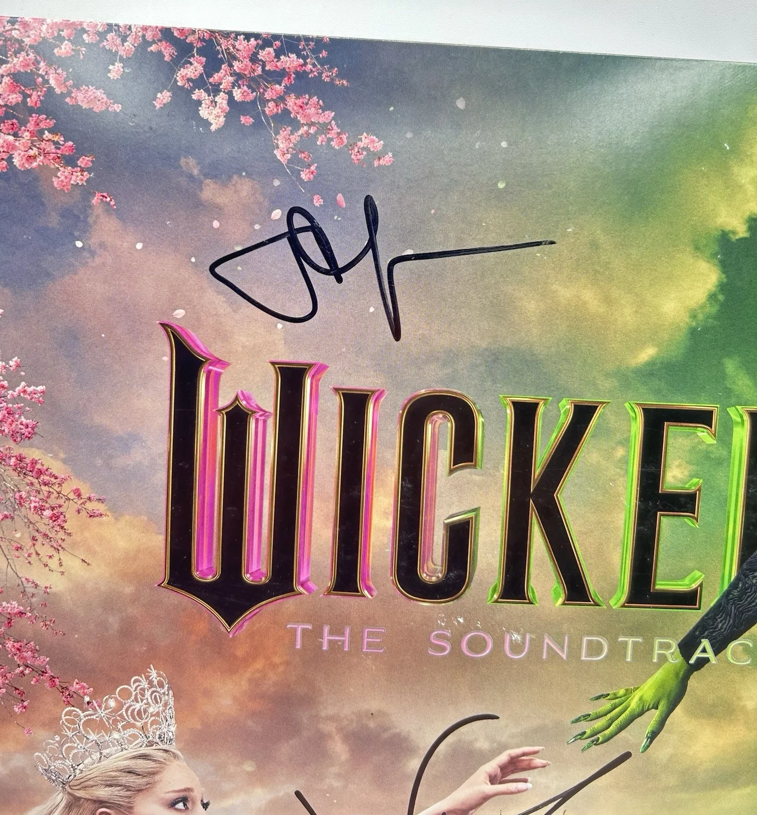 Jon M Chu, Jeffery Goldblum — Jon M Chu & Jeff Goldblum Signed Wicked Soundtrack Vinyl PSA/DNA COA, изображение 2