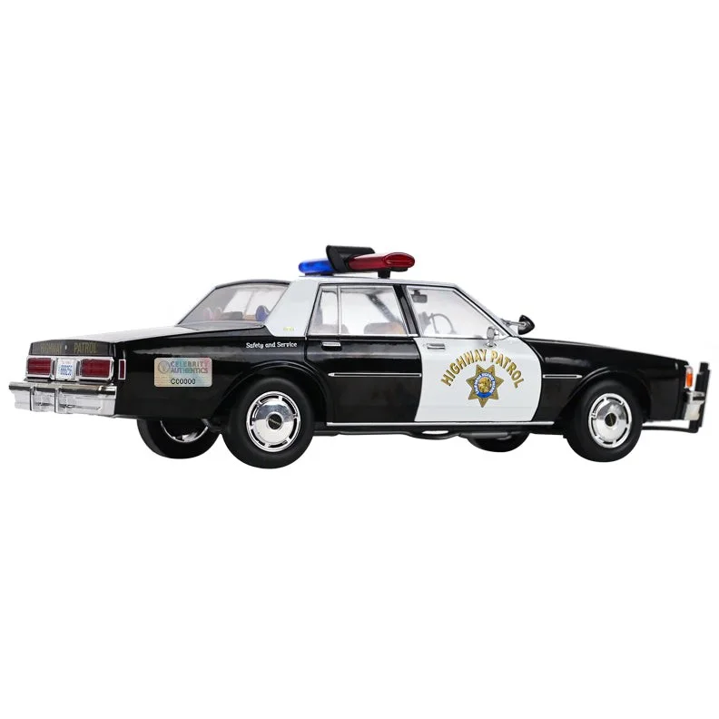 Mel Gibson, Danny Glover — Mel Gibson, Danny Glover Autographed Lethal Weapon 1:18 1989 Caprice Police Car, image 4