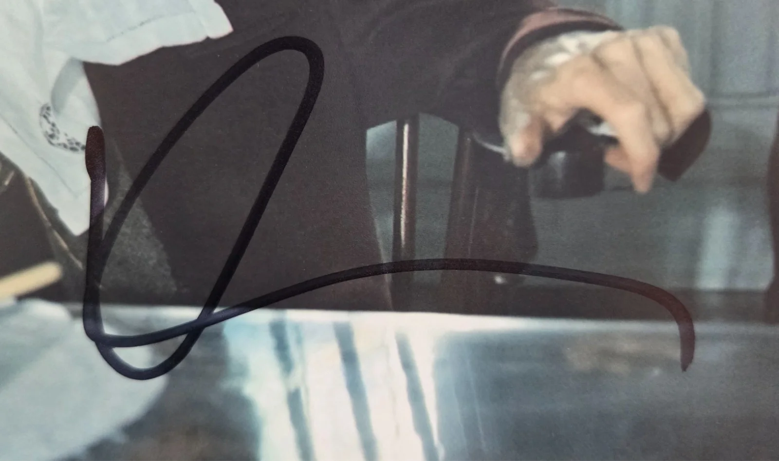 Willem Dafoe Hand Signed Autograph 8x10 Photo In Person Lighthouse Poor Things, image 2