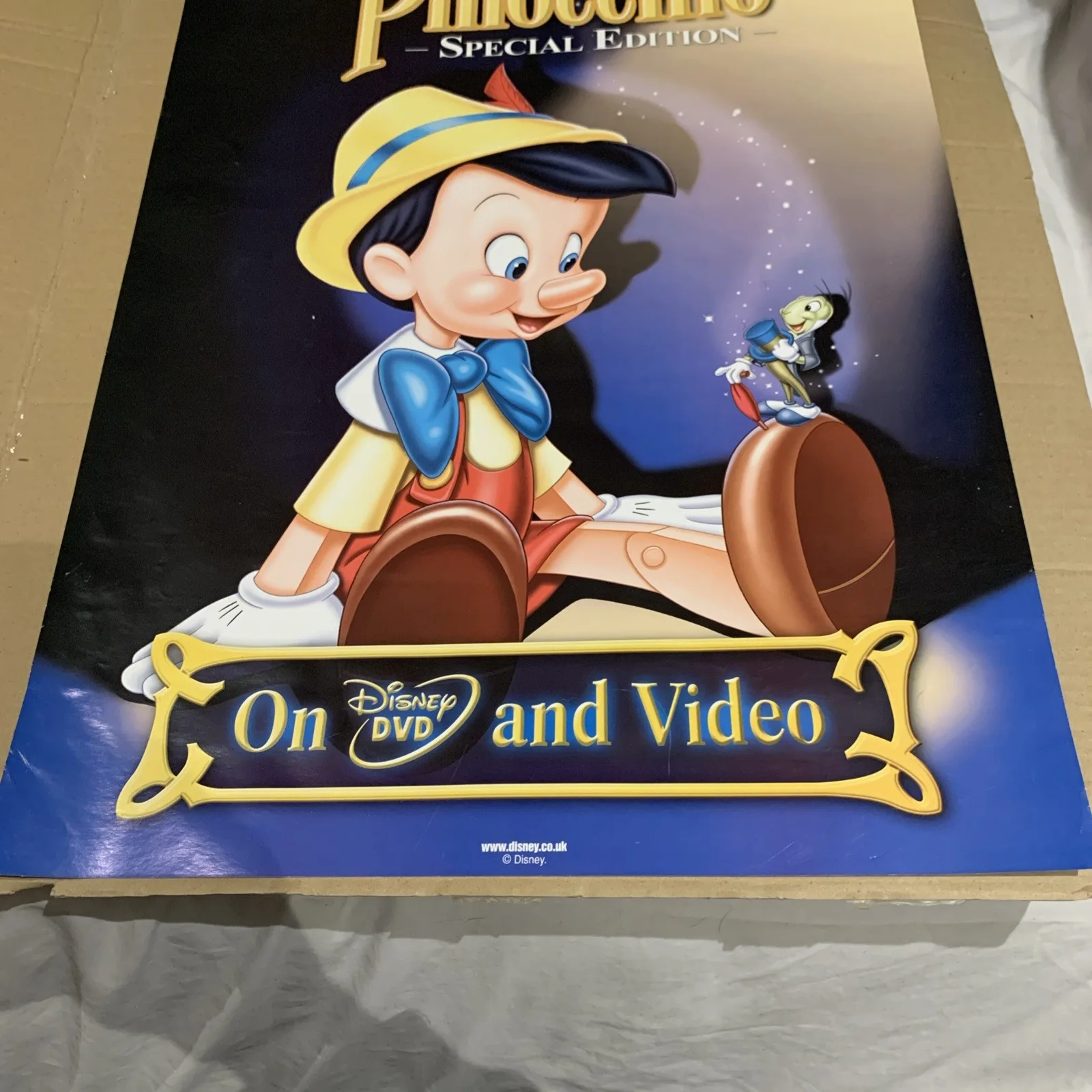 Walt Disney's Pinocchio poster, image 3