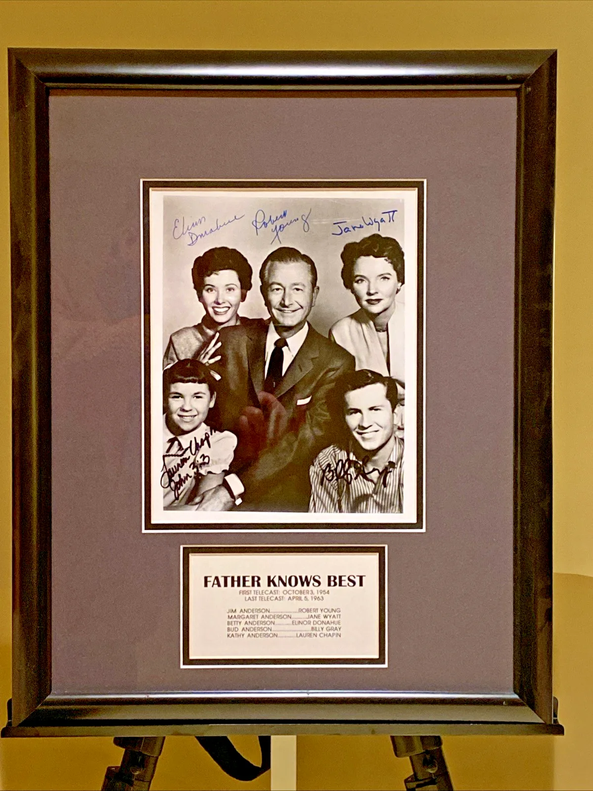 Robert Young, Jane Wyatt, Billy Gray, Elinor Donahue, Lauren Chap — "Father Knows Best" Cast Autographed SIGNED 5x 8x10 B&W Framed Photo COA