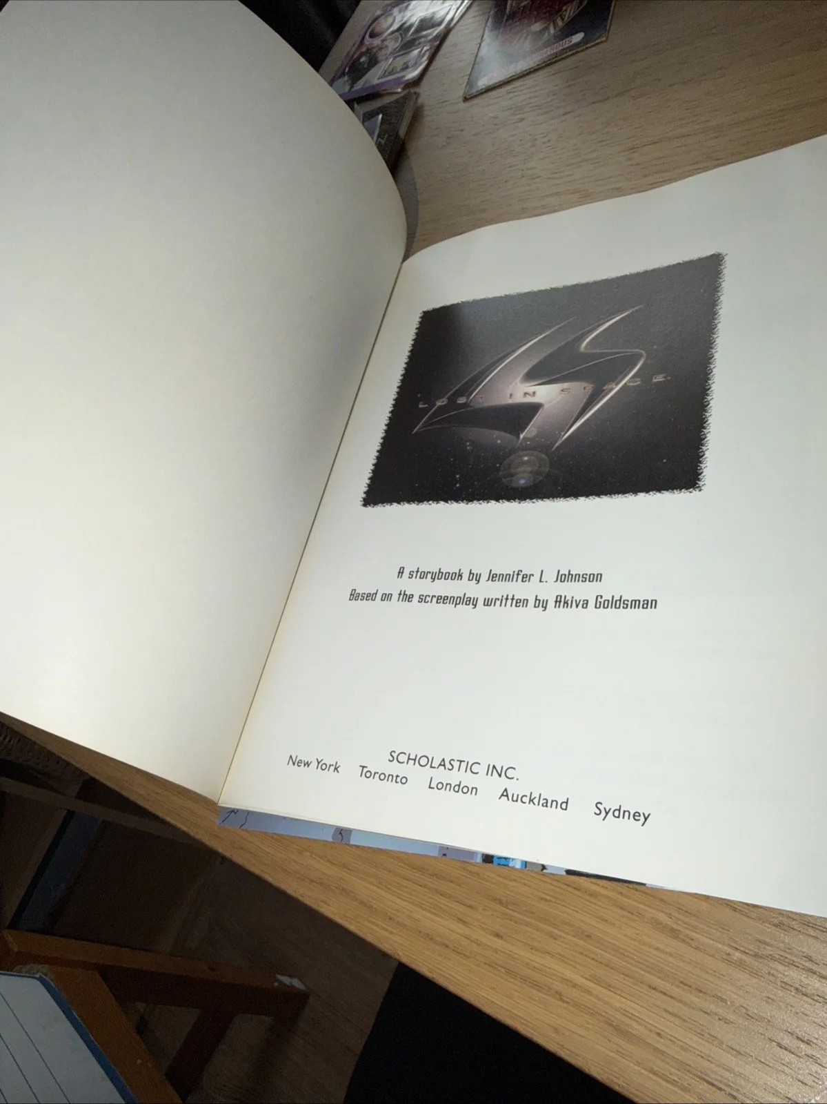 FIRST PRINT - Lost in Space Storybook by Scholastic Books - 1998, изображение 2