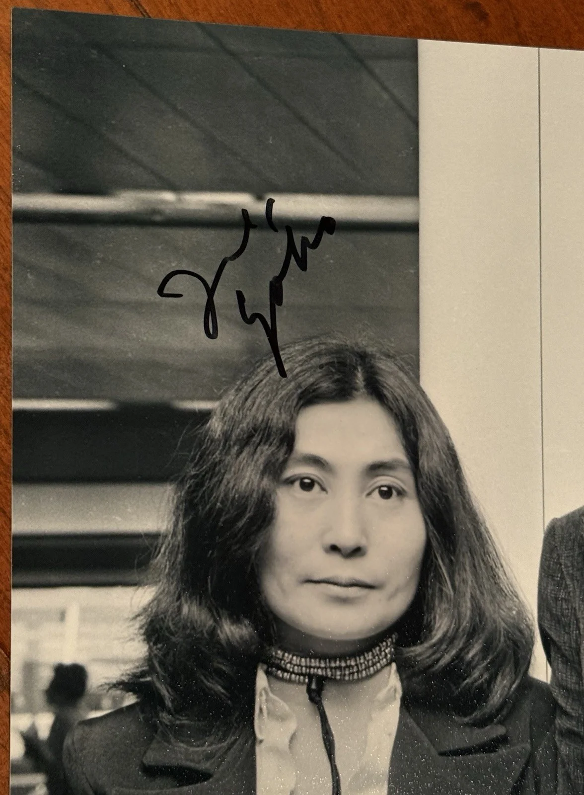 Yoko Ono Signed Photograph JSA Authentic Autograph John Lennon The Beatles, изображение 2
