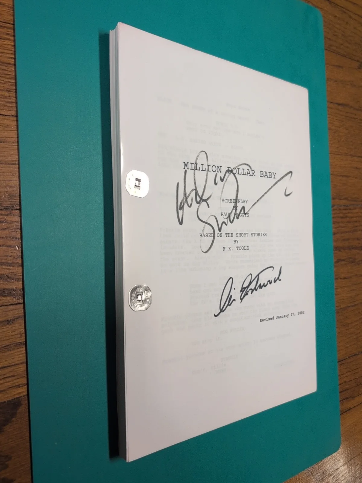 Clint Eastwood, Hilary Swank — CLINT EASTWOOD HILARY SWANK SIGNED AUTOGRAPHED MILLION DOLLAR BABY MOVIE SCRIPT, изображение 2