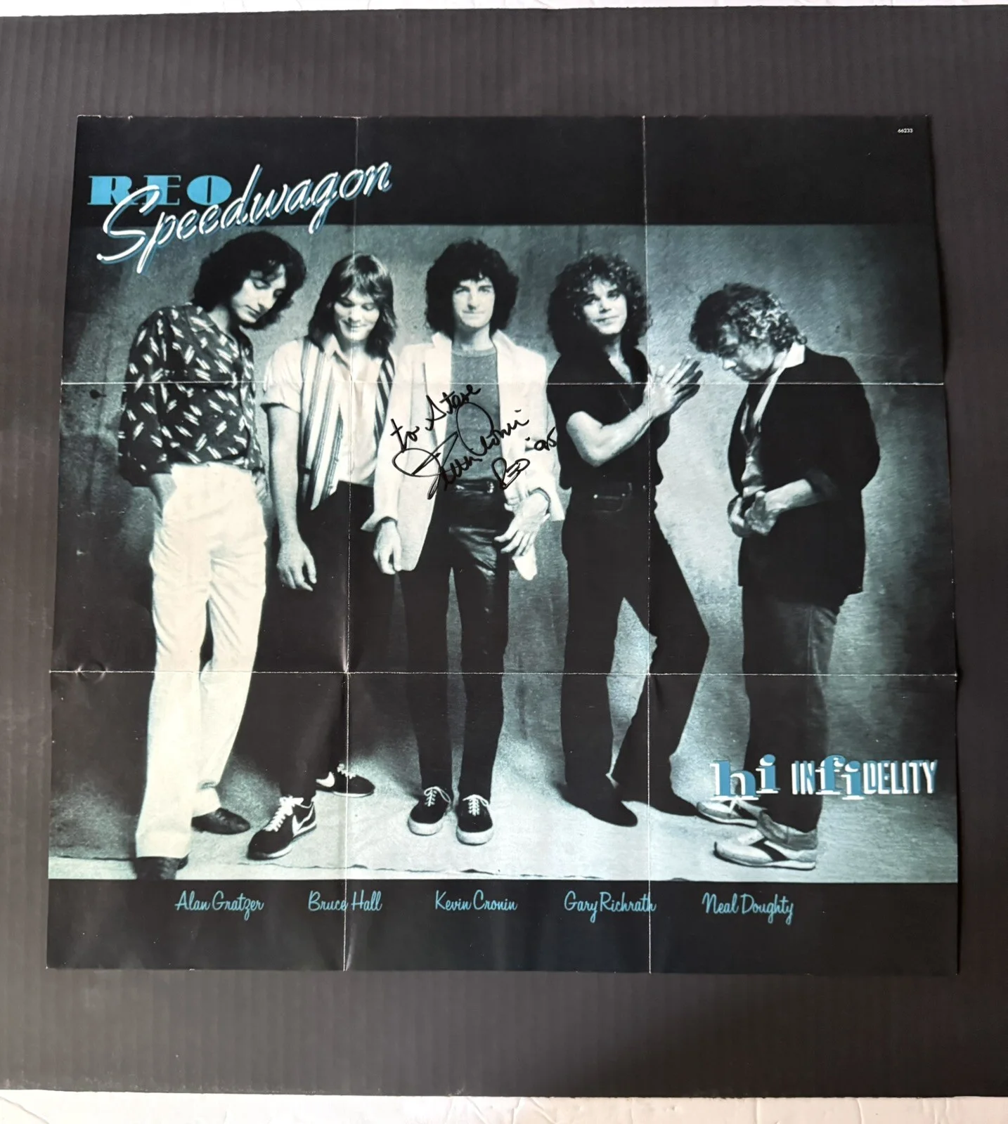 Kevin Cronin Autographed REO Speedwagon Lead Singer CD Insert Hi Infidelity 1981, изображение 3