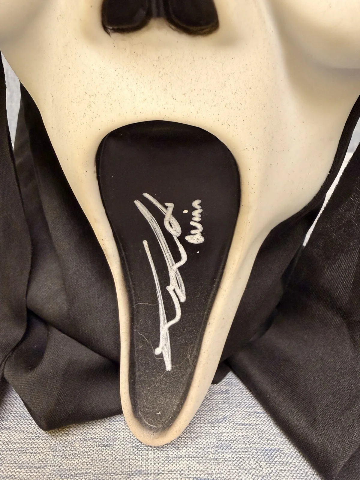 Liana Liberato Quinn Signed Inscribed Ghostface Mask Scream With Beckett COA, image 3