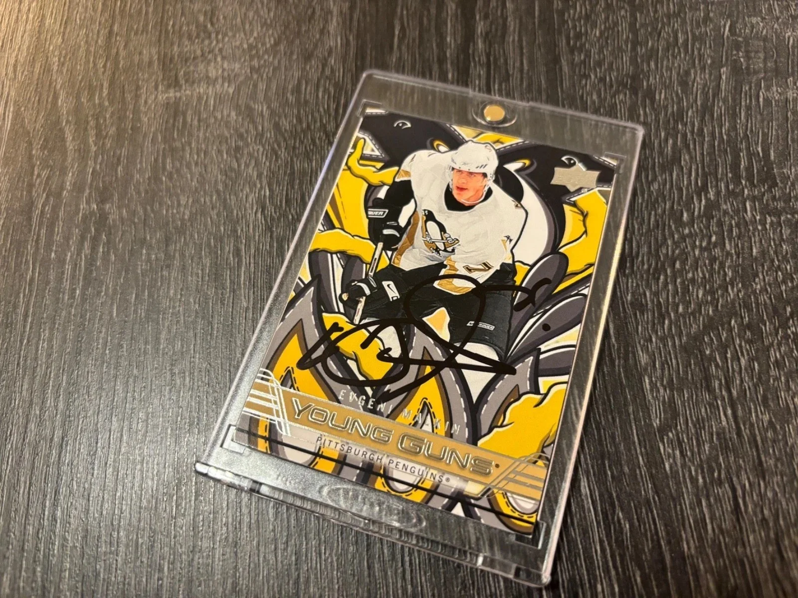 EVGENI MALKIN AUTO CARD YOUNG GUNS RENEWED RARE IN PERSON PITTSBURGH PENGUINS, изображение 2