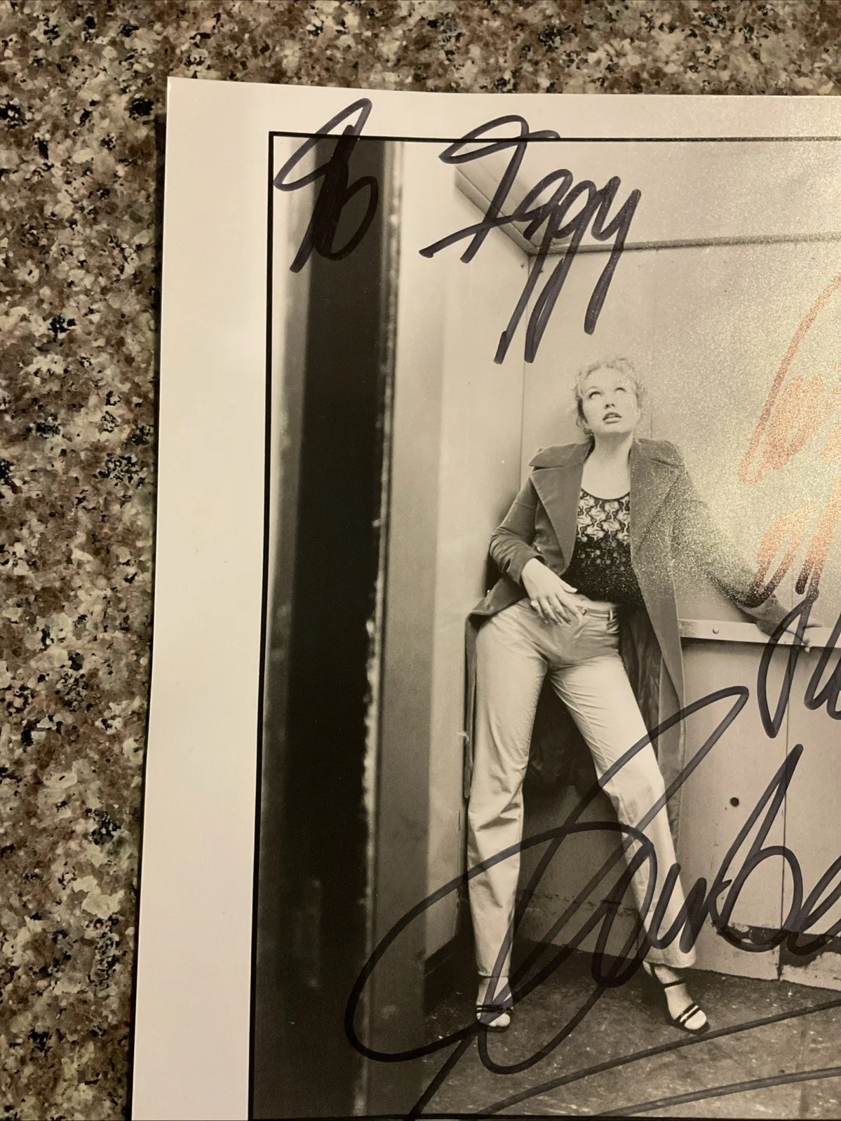 Amber (Marie-Claire Cremers) Autographed Signed 8 X 10 Promo Photo Singer, изображение 2