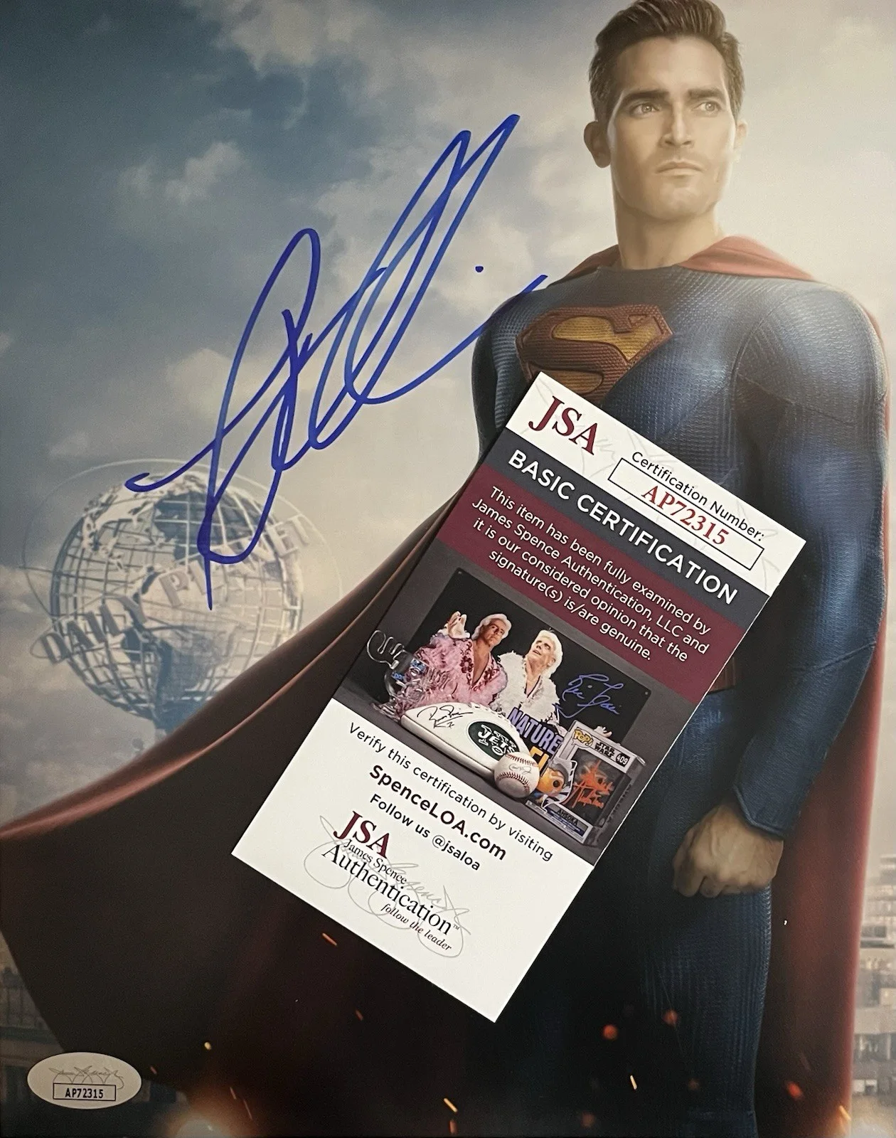 Tyler Hoechlin — TYLER HOECHLIN SIGNED 8X10 PHOTO FROM "SUPERMAN & LOIS " AS SUPERMAN JSA COA, image 2