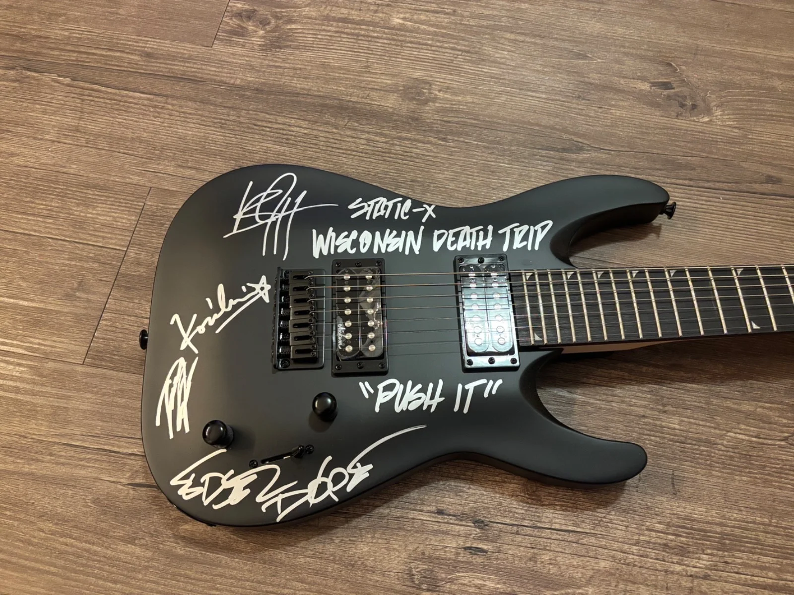 STATIC X SIGNED AUTOGRAPHED GUITAR JACKSON 7 STRING RARE X4 KOICHI TONY KEN DOPE, image 2