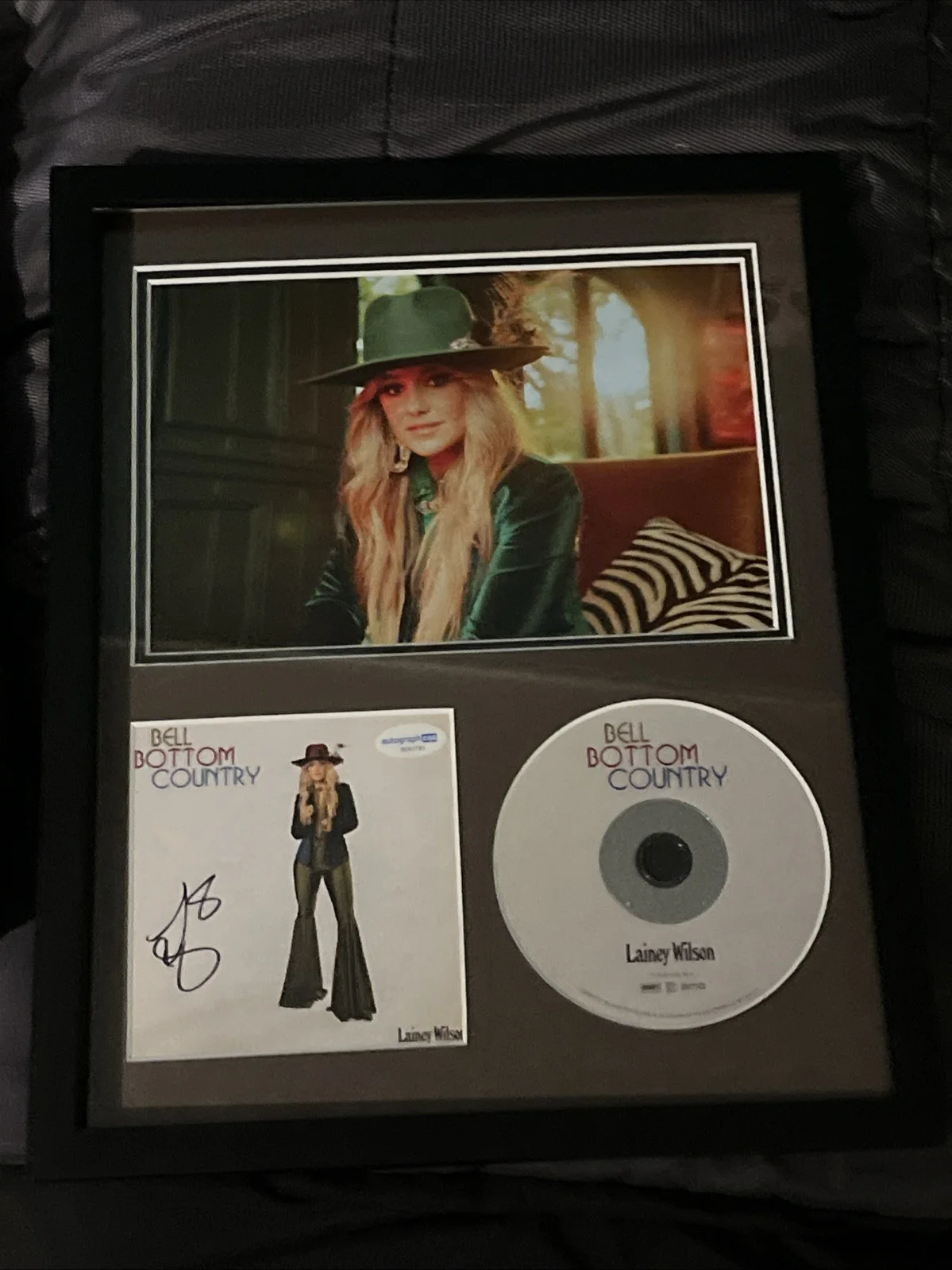 LAINEY WILSON SIGNED AUTOGRAPH 11x14 FRAMED DISPLAY ACOA COUNTRY STAR PHOTO PIC, изображение 4