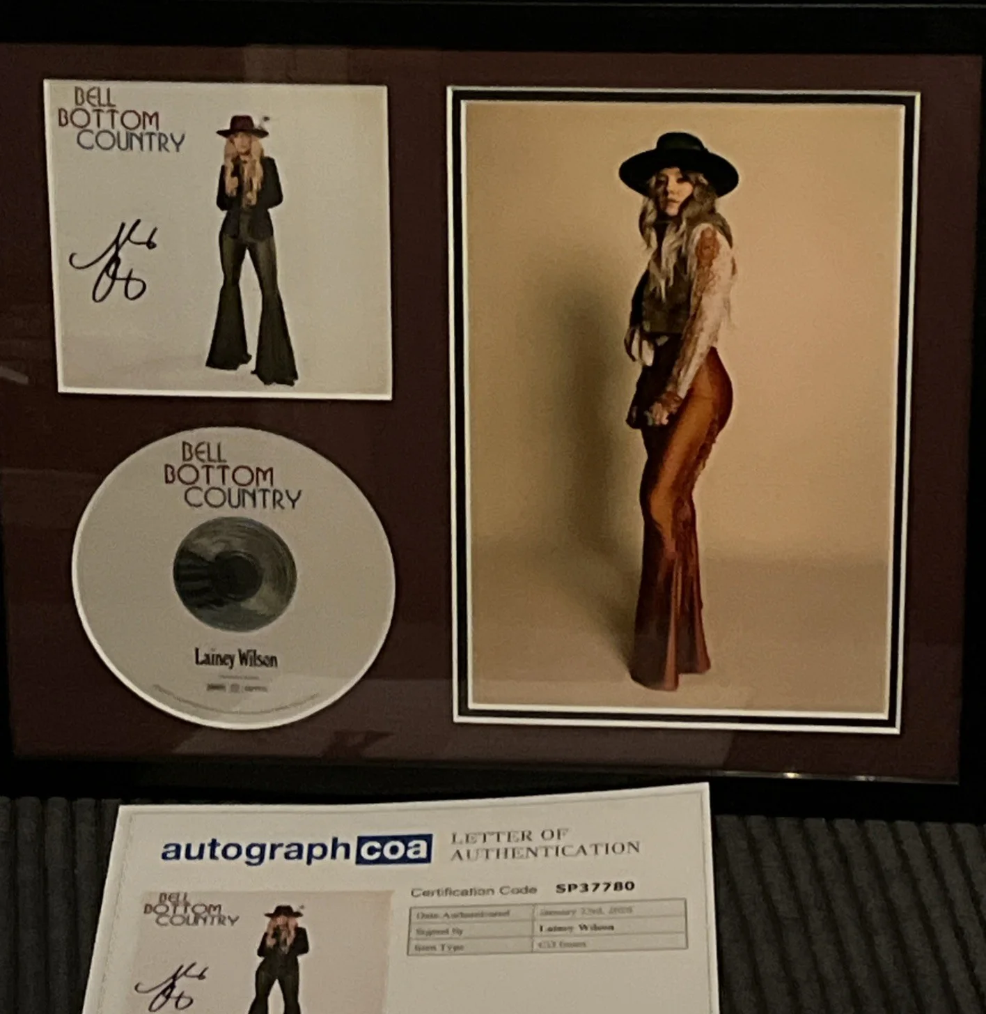 LAINEY WILSON SIGNED AUTOGRAPH 11x14 FRAMED DISPLAY ACOA COUNTRY STAR PHOTO PIC, image 2