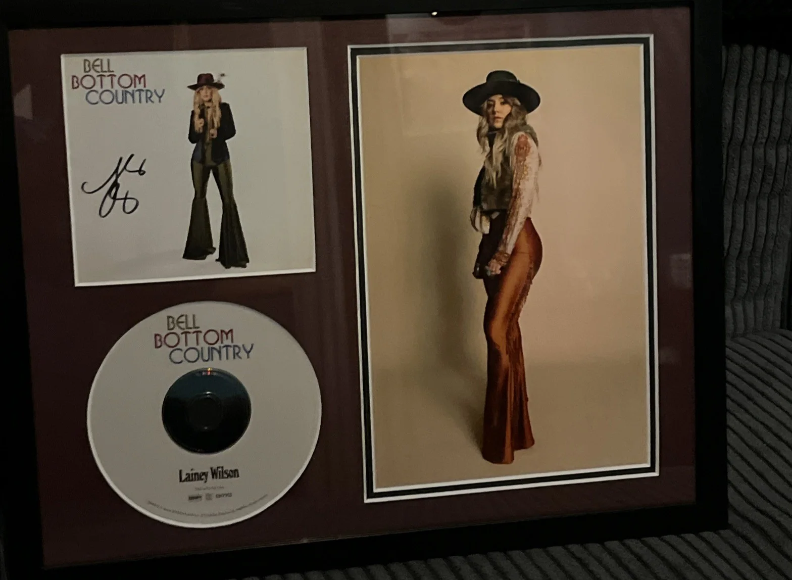 LAINEY WILSON SIGNED AUTOGRAPH 11x14 FRAMED DISPLAY ACOA COUNTRY STAR PHOTO PIC, image 4