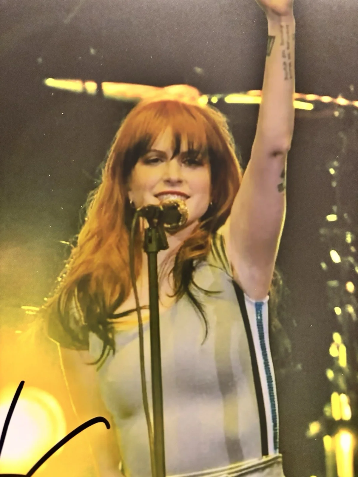 Hayley Williams /Sexy Paramore Singer Ylw Skirt Signed Autograph 8x10 Photo COA, image 2