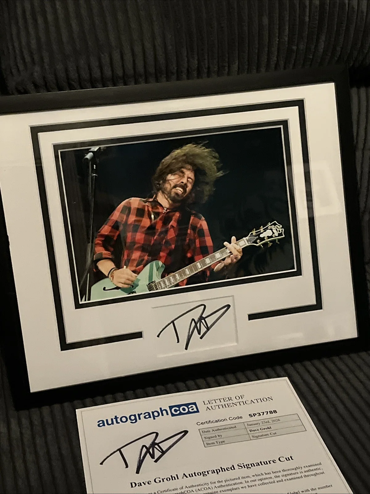 Dave Grohl — Dave Grohl "Foo Fighters" AUTOGRAPH Signed Custom Framed 11x14 Display ACOA, image 3