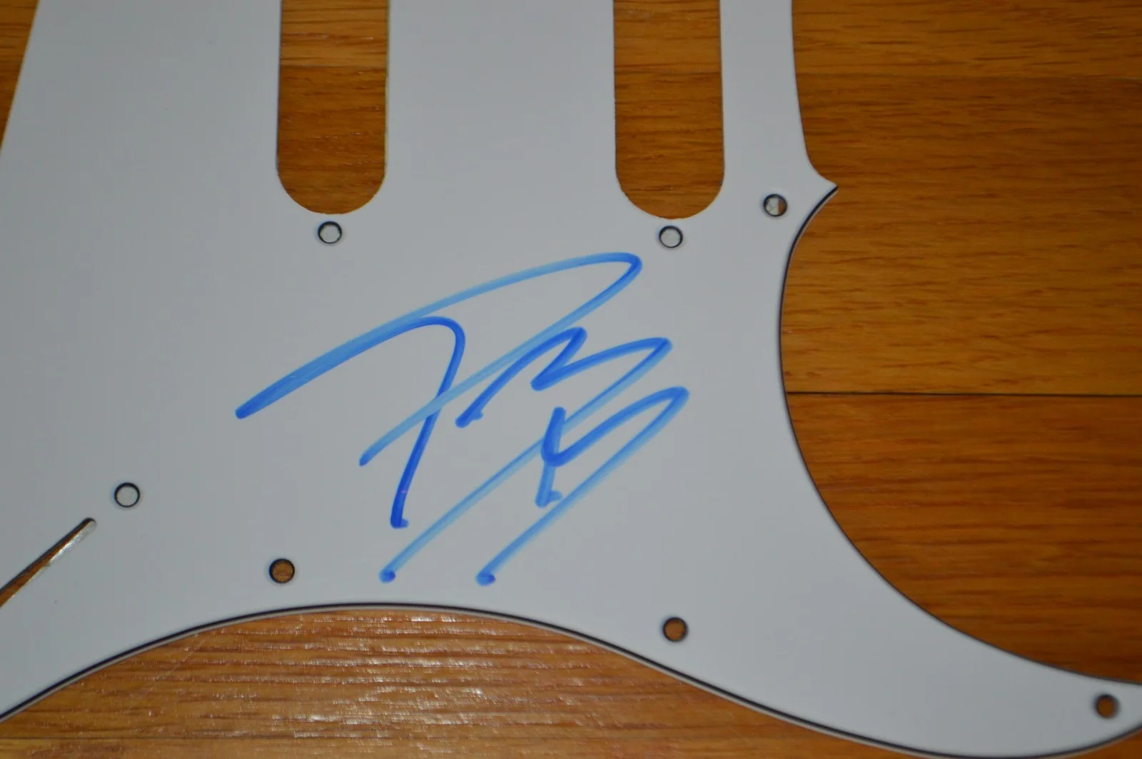 Post Malone Autographed 11" Electric Guitar Pickguard with PSA Hologram, изображение 2