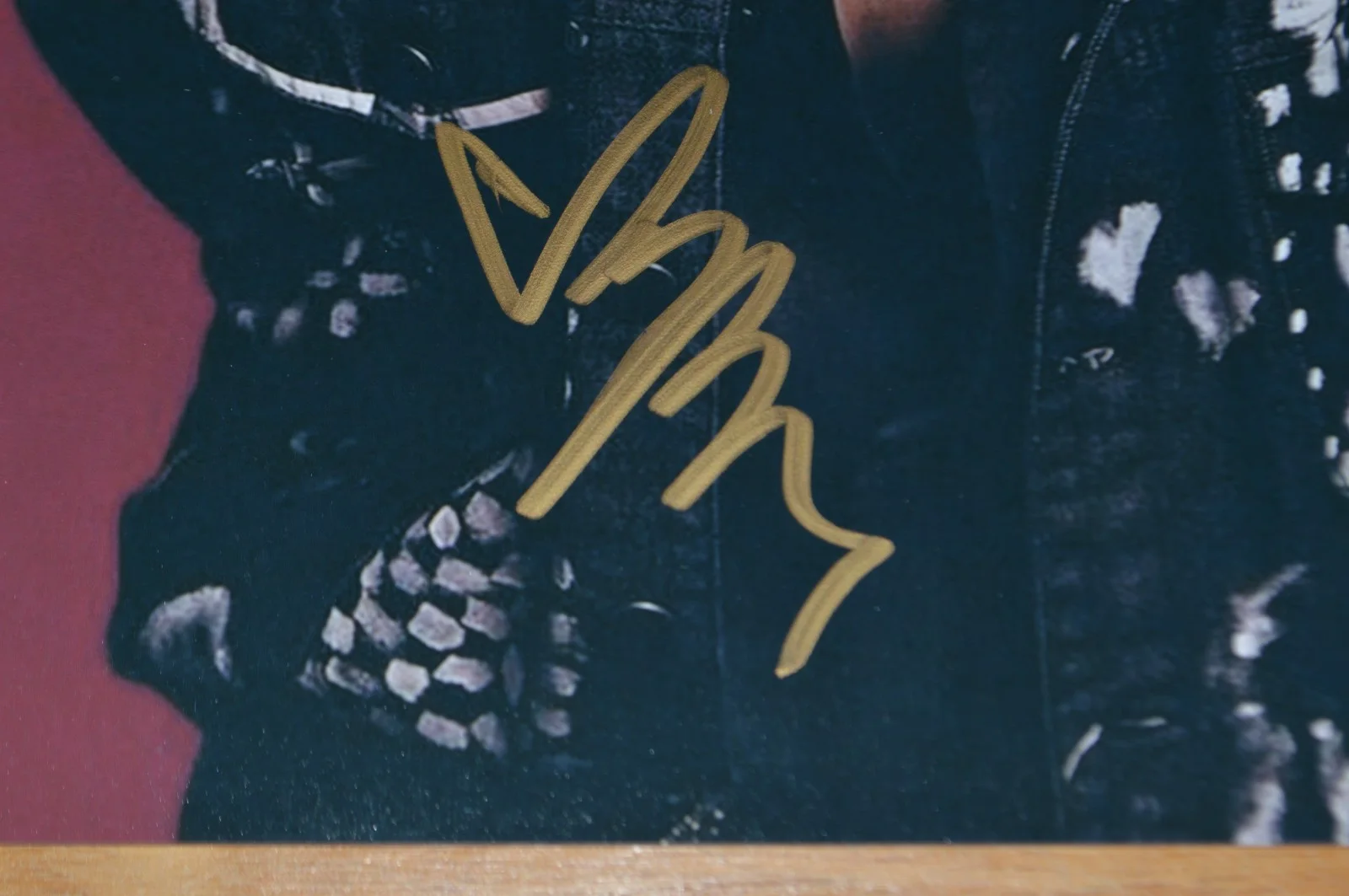 YUNGBLUD Autographed 8x10 Color Photo with JSA COA, изображение 3