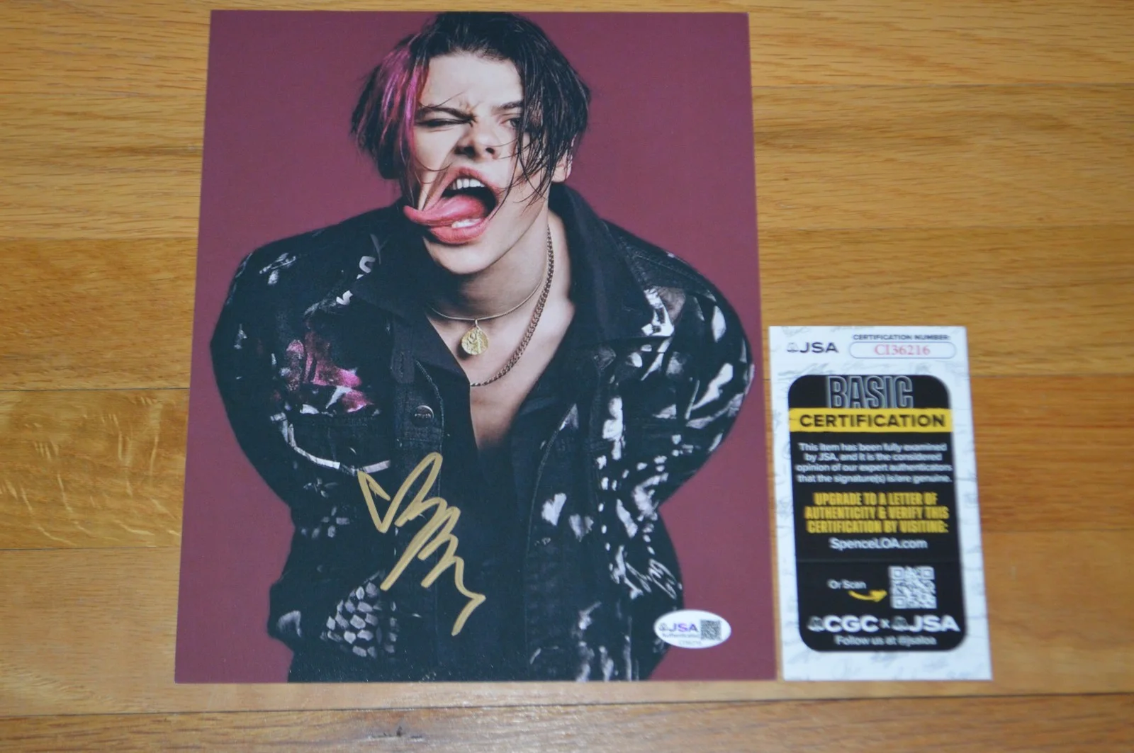 YUNGBLUD Autographed 8x10 Color Photo with JSA COA, изображение 5
