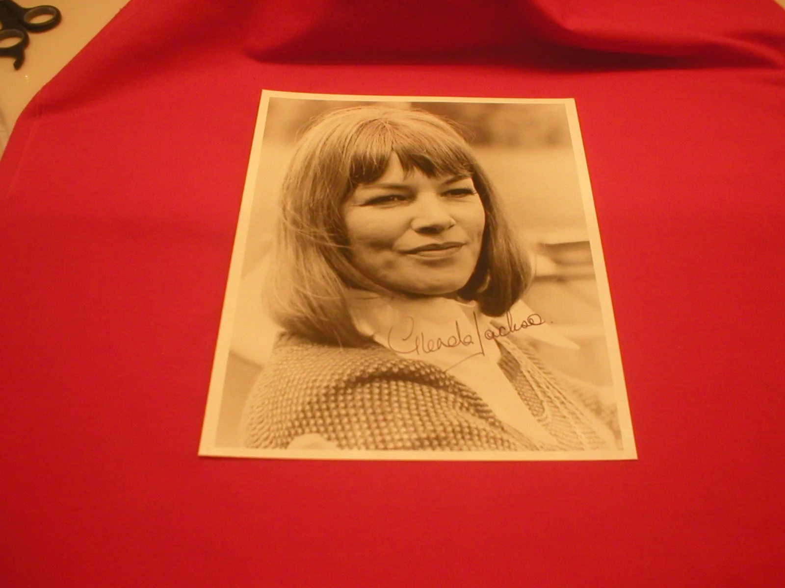 Glenda Jackson — VINTAGE GLENDA JACKSON SIGNED, AUTOGRAPHED 8X10 PHOTO, PLUS LETTER TO COLLECTOR, изображение 2