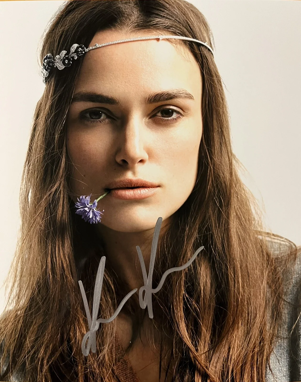 Keira Knightley — Keira Knightley Signed Photo wCOA Autograph 8x10 The Imitation Game Pirates Of