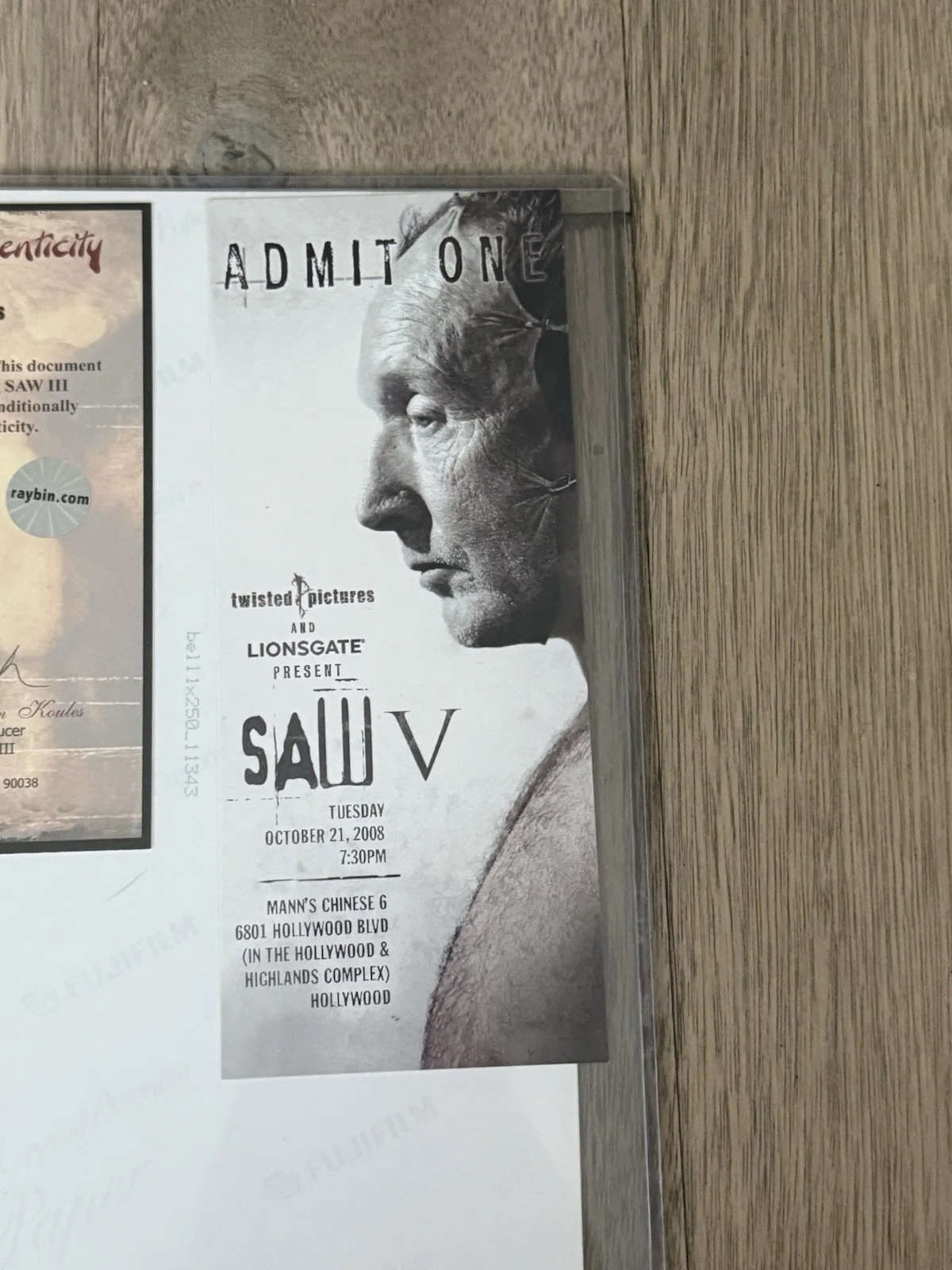 SAW Tobin Bell Signed Photo w/ Twisted Pictures COA + Saw V Admit One Ticket, изображение 2