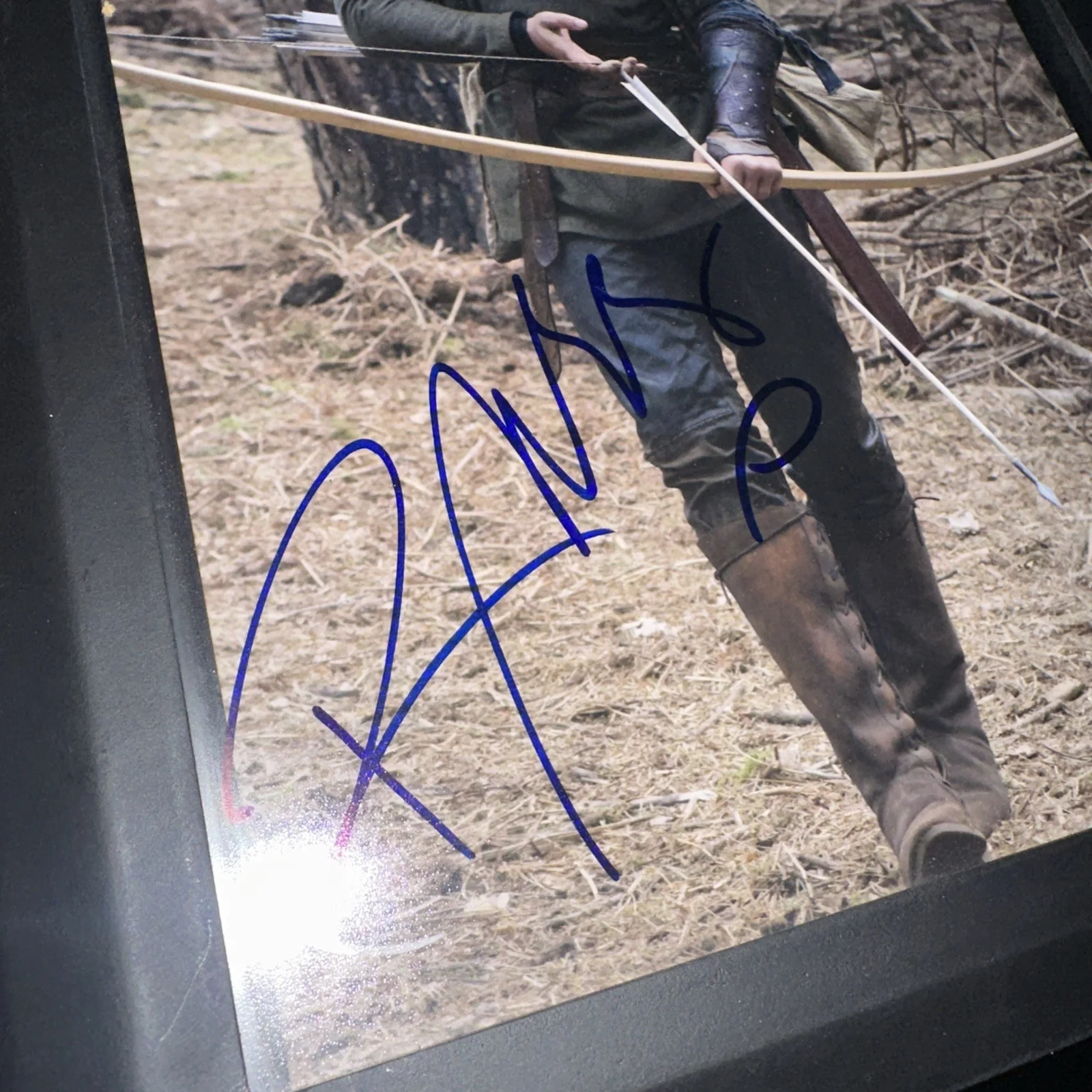 Russell Crowe — Russell Crowe Signed Photo — Robin Hood (Framed), image 2