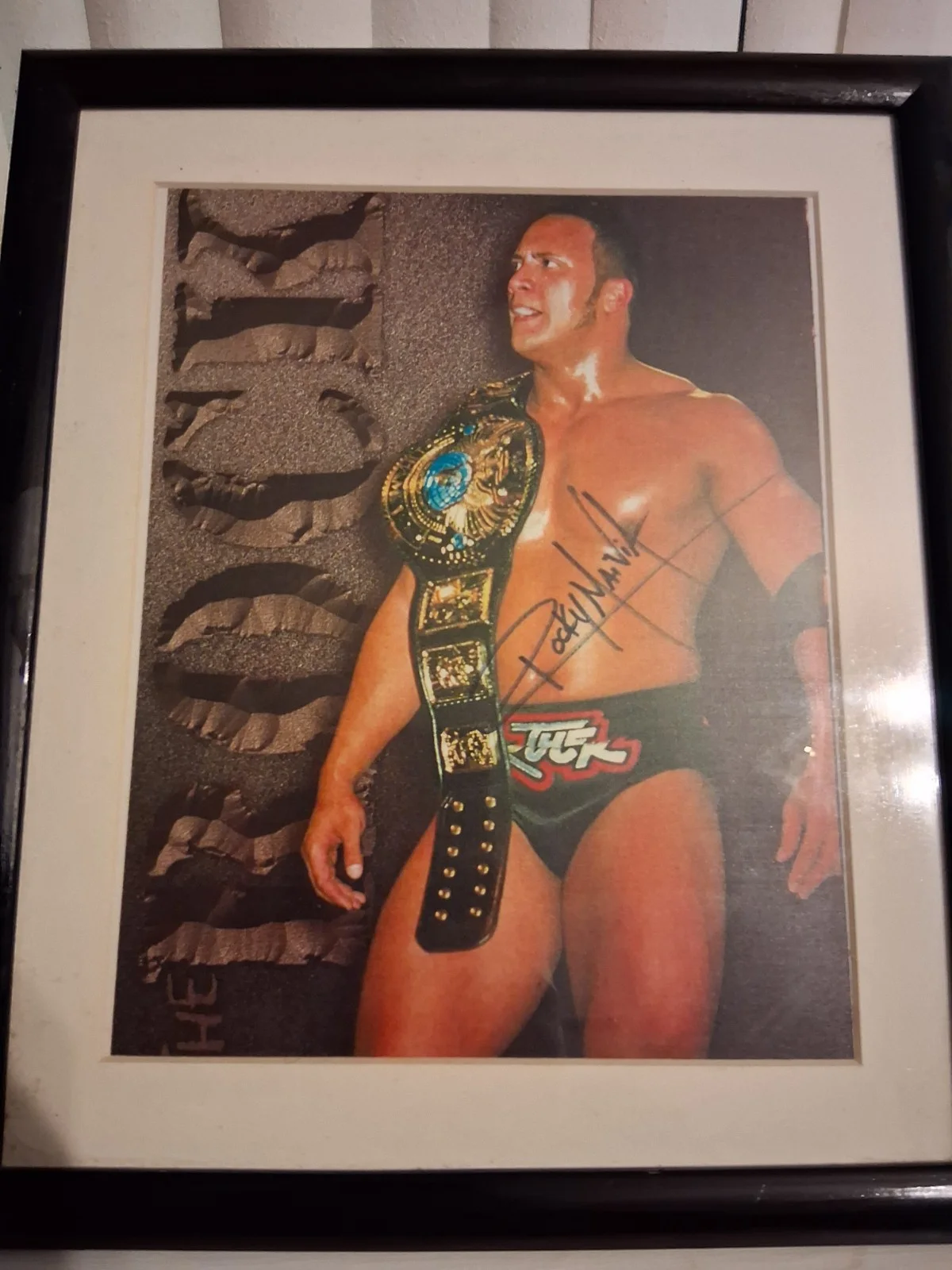 Early Rare 1997 Rocky Maivia Signed Photo In Frame, изображение 3