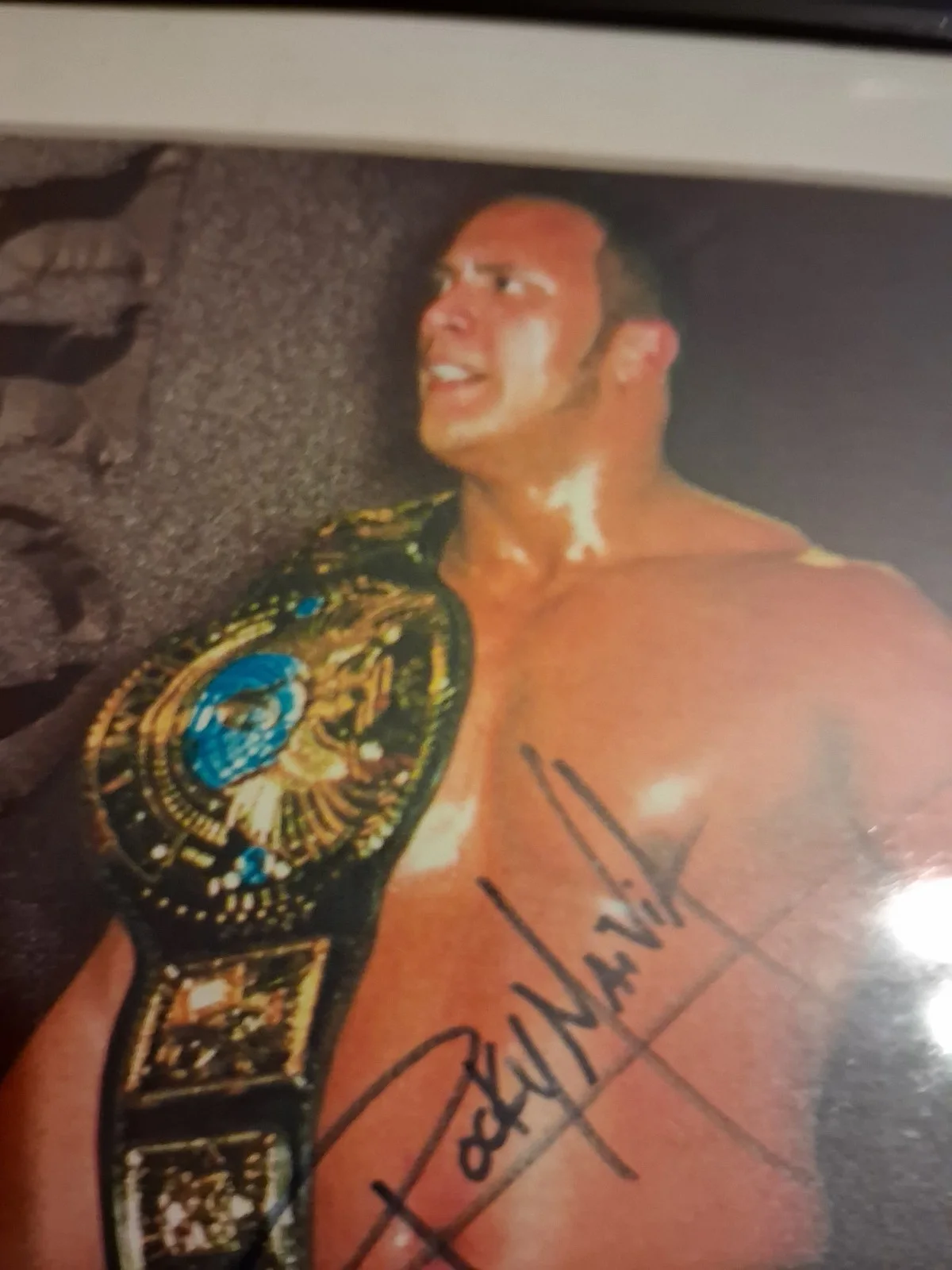 Early Rare 1997 Rocky Maivia Signed Photo In Frame, изображение 5