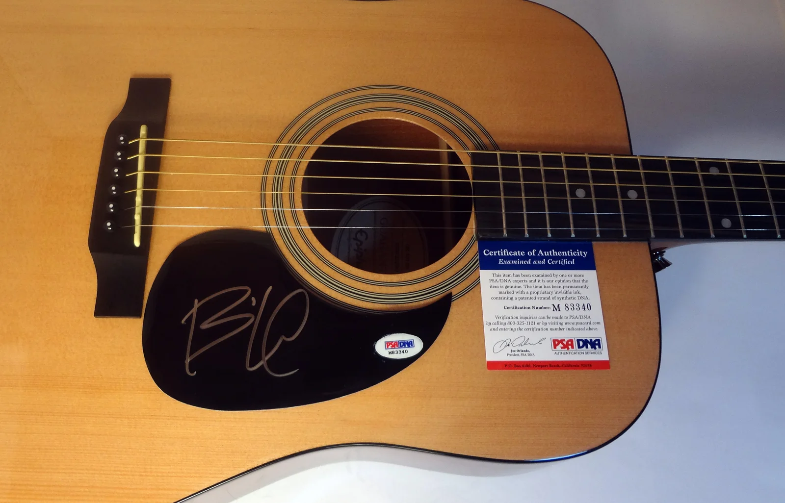 Billie Joe Armstrong — Billie Joe Armstrong Greenday Signed Epiphone Acoustic Guitar PSA/DNA COA, изображение 2